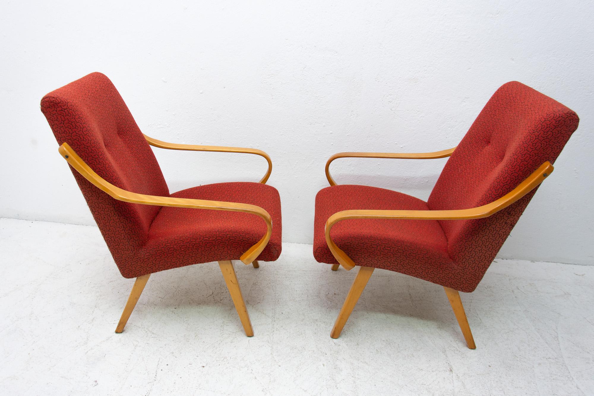 Pair of Midcentury Bentwood Armchairs by Jaroslav Šmídek, 1960s For Sale 2