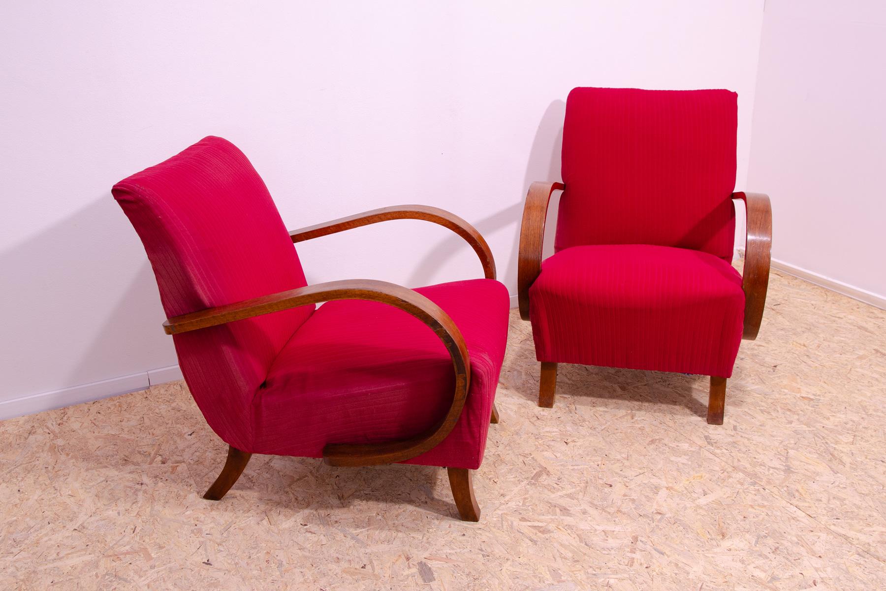 Mid-Century Modern Paire de fauteuils en bois courbé du milieu du siècle par Jindřich Halabala pour UP Závody, années 1950. en vente