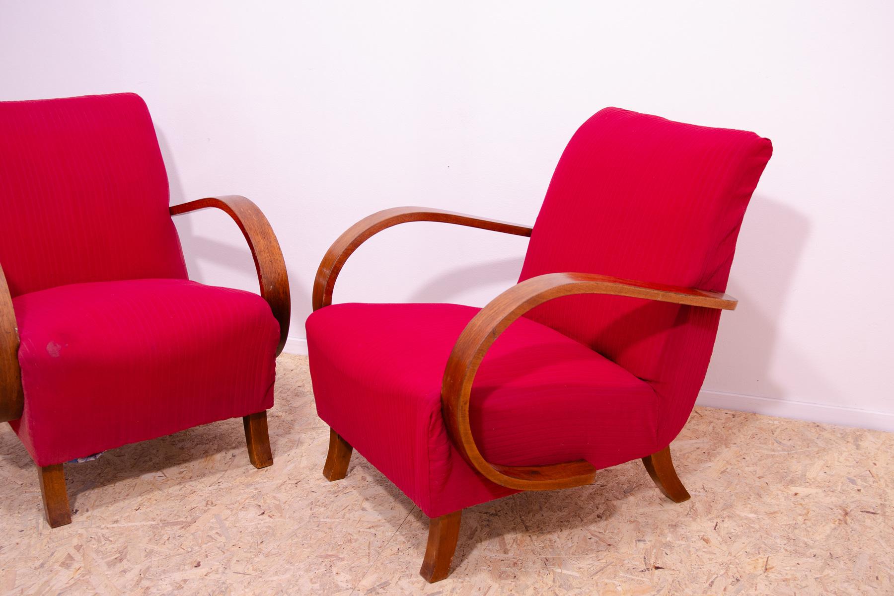 20ième siècle Paire de fauteuils en bois courbé du milieu du siècle par Jindřich Halabala pour UP Závody, années 1950. en vente