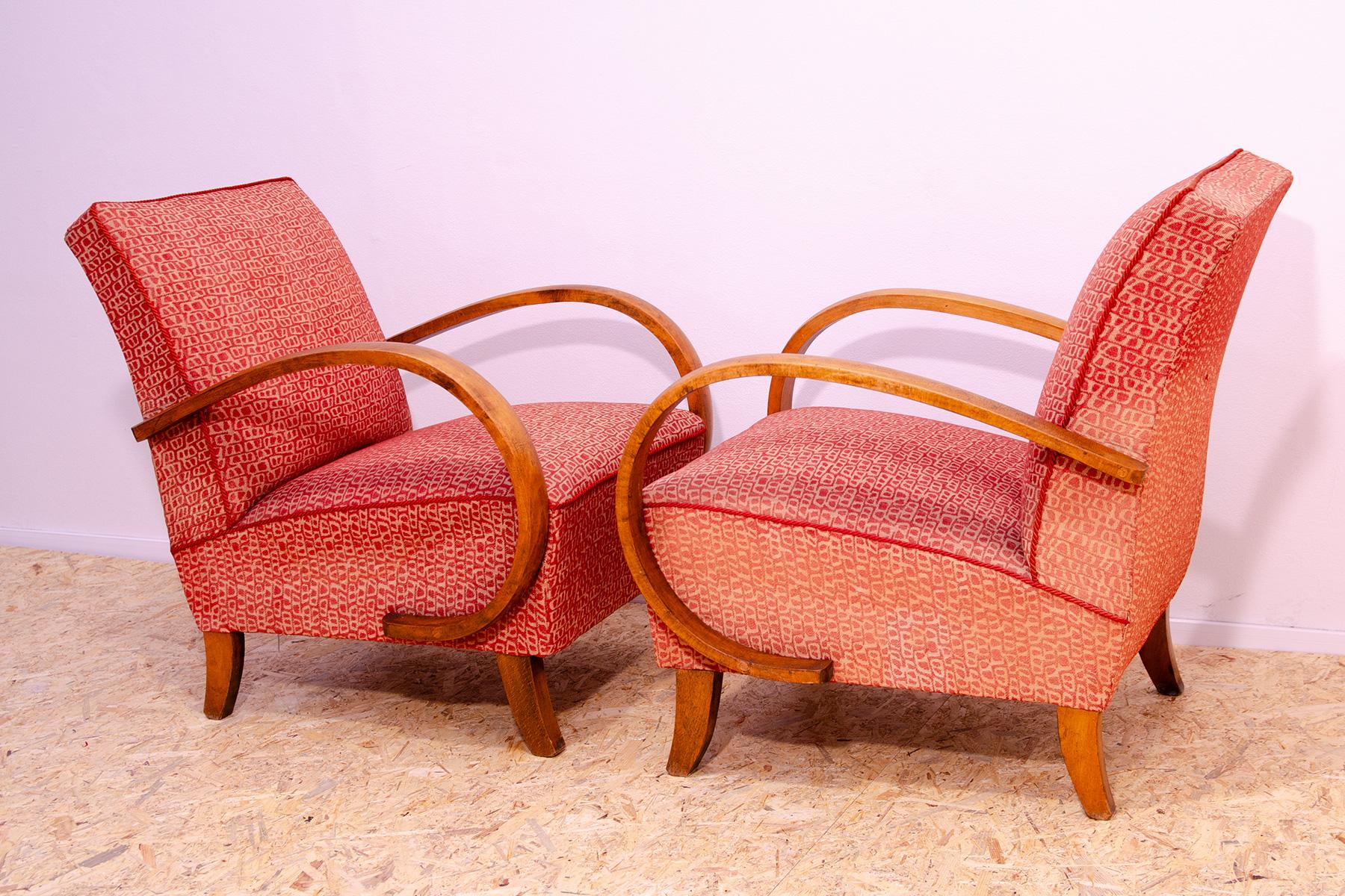 Tissu Paire de fauteuils en bois courbé du milieu du siècle par Jindřich Halabala pour UP Závody, années 1950. en vente