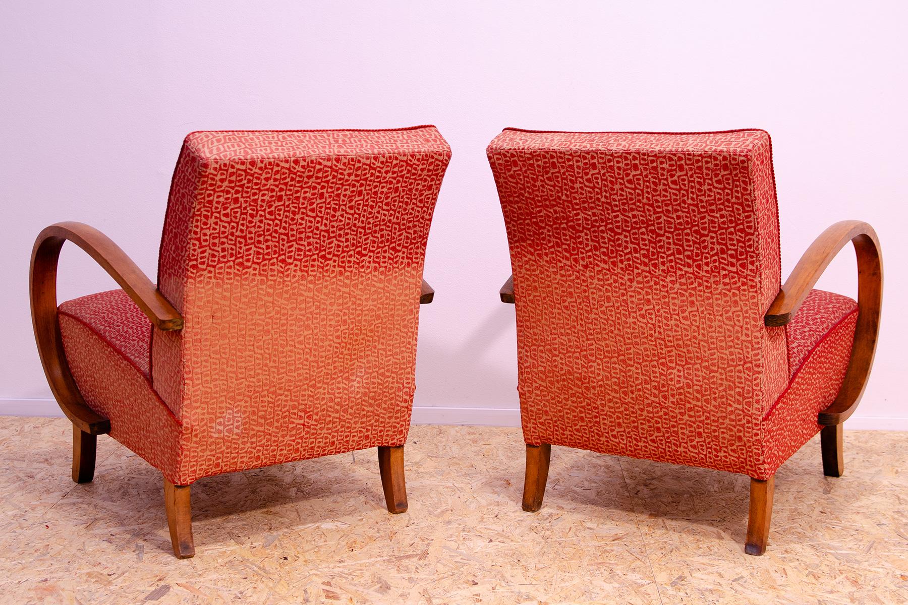 Paire de fauteuils en bois courbé du milieu du siècle par Jindřich Halabala pour UP Závody, années 1950. en vente 1