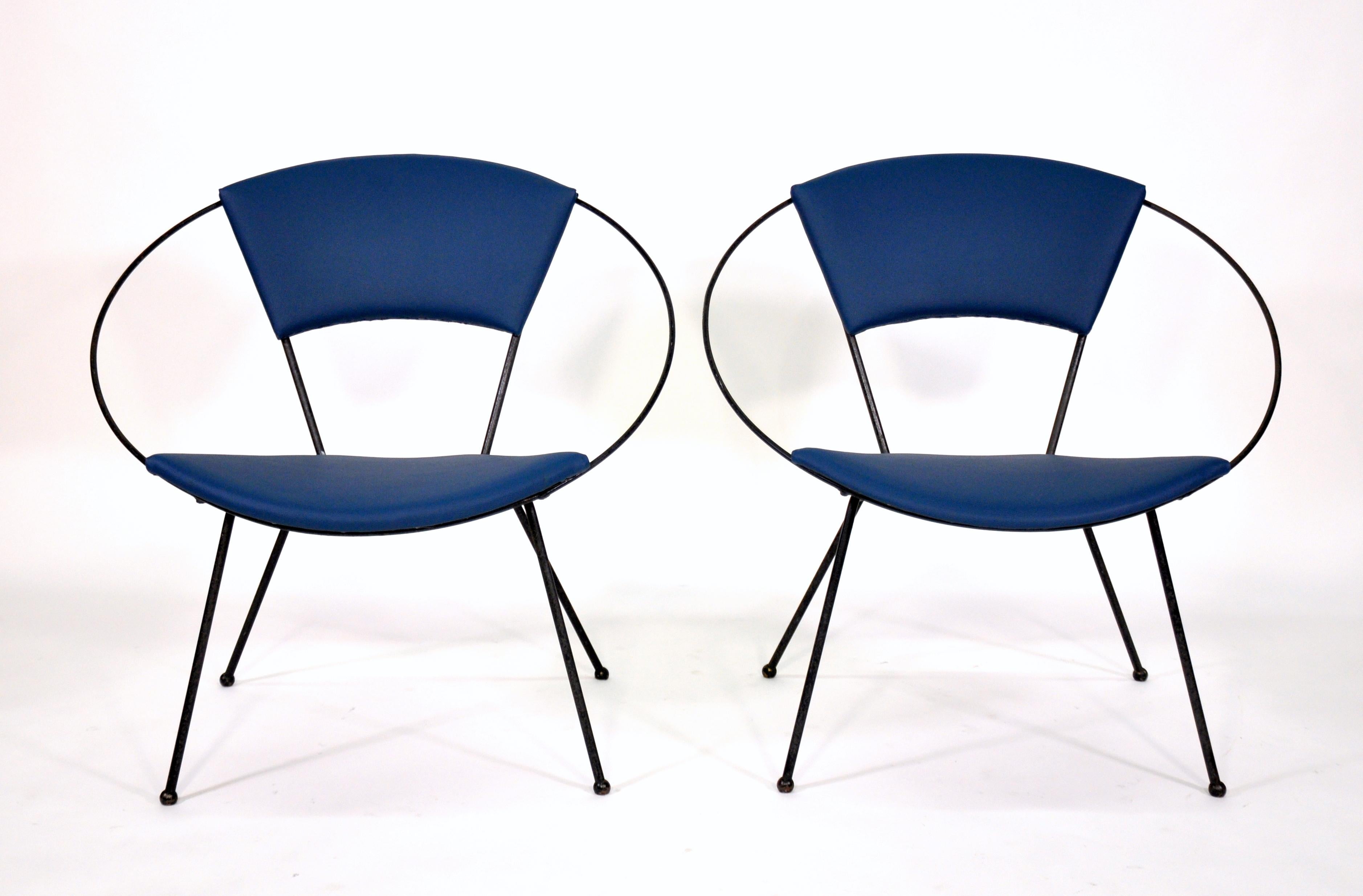 Pair of Mid-Century Black Iron Hoop Chairs by Cicchelli for Reilly-Wolff, 1950s In Good Condition In Miami, FL