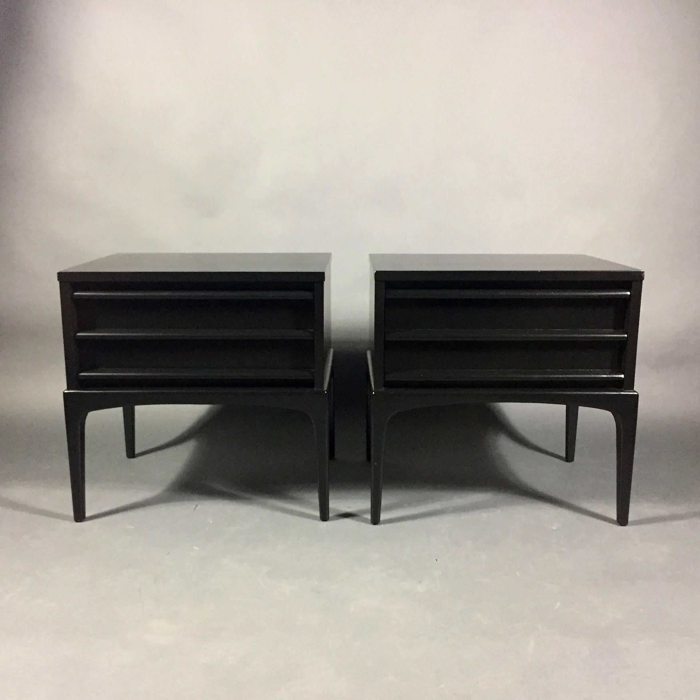 We recently black lacquered with texture this simple and chic pair of American Modern midcentury Lane nightstands or end tables that were originally a dark stained Walnut. Each piece has one drawer with three profiled end-to-end drawer pulls that