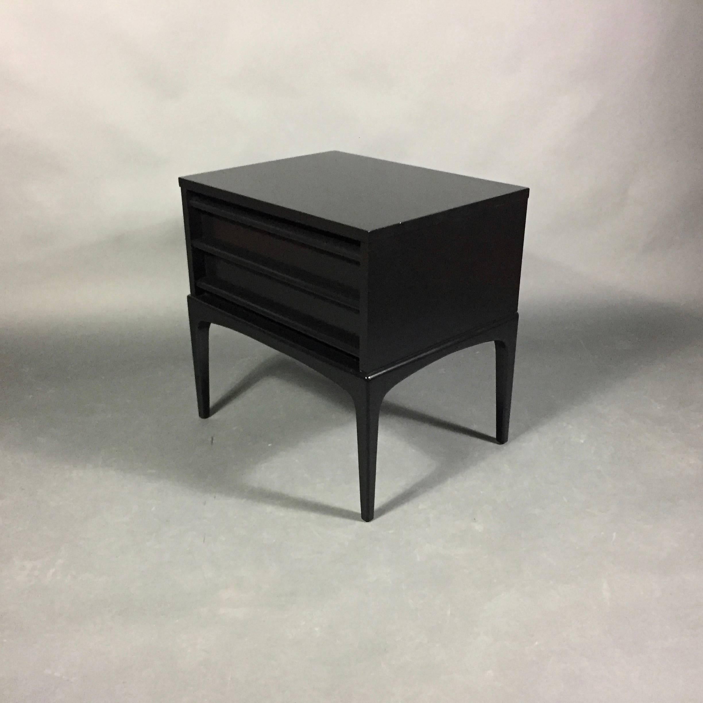 Walnut Pair of Midcentury Black Lacquered End Tables, USA, 1960s For Sale