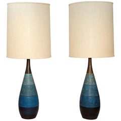 Paire de lampes en céramique bleue du milieu du siècle dernier:: London Lamps