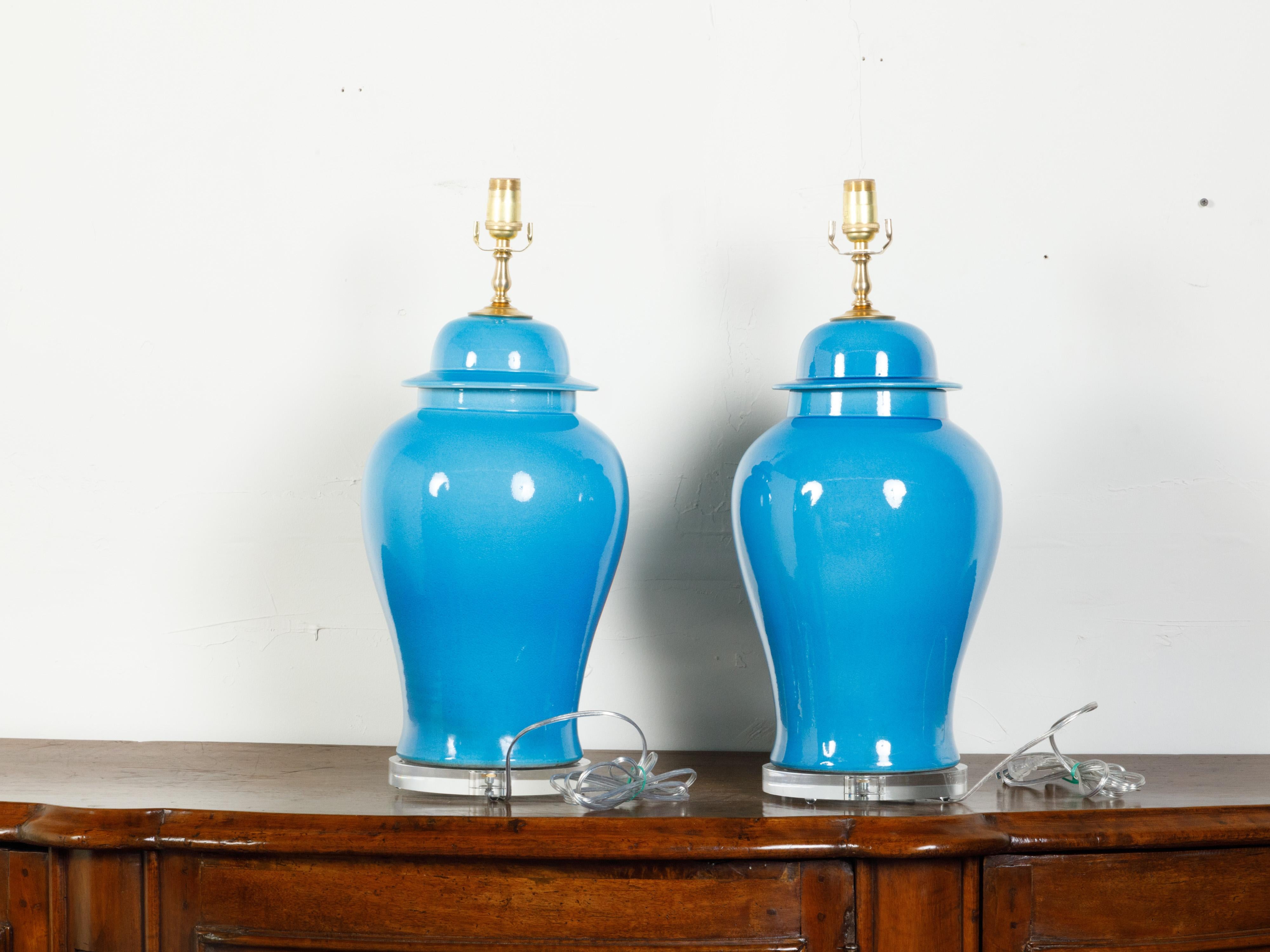 Pair of Mid-Century Blue Porcelain Table Lamps Made of Vases on Lucite Bases For Sale 2
