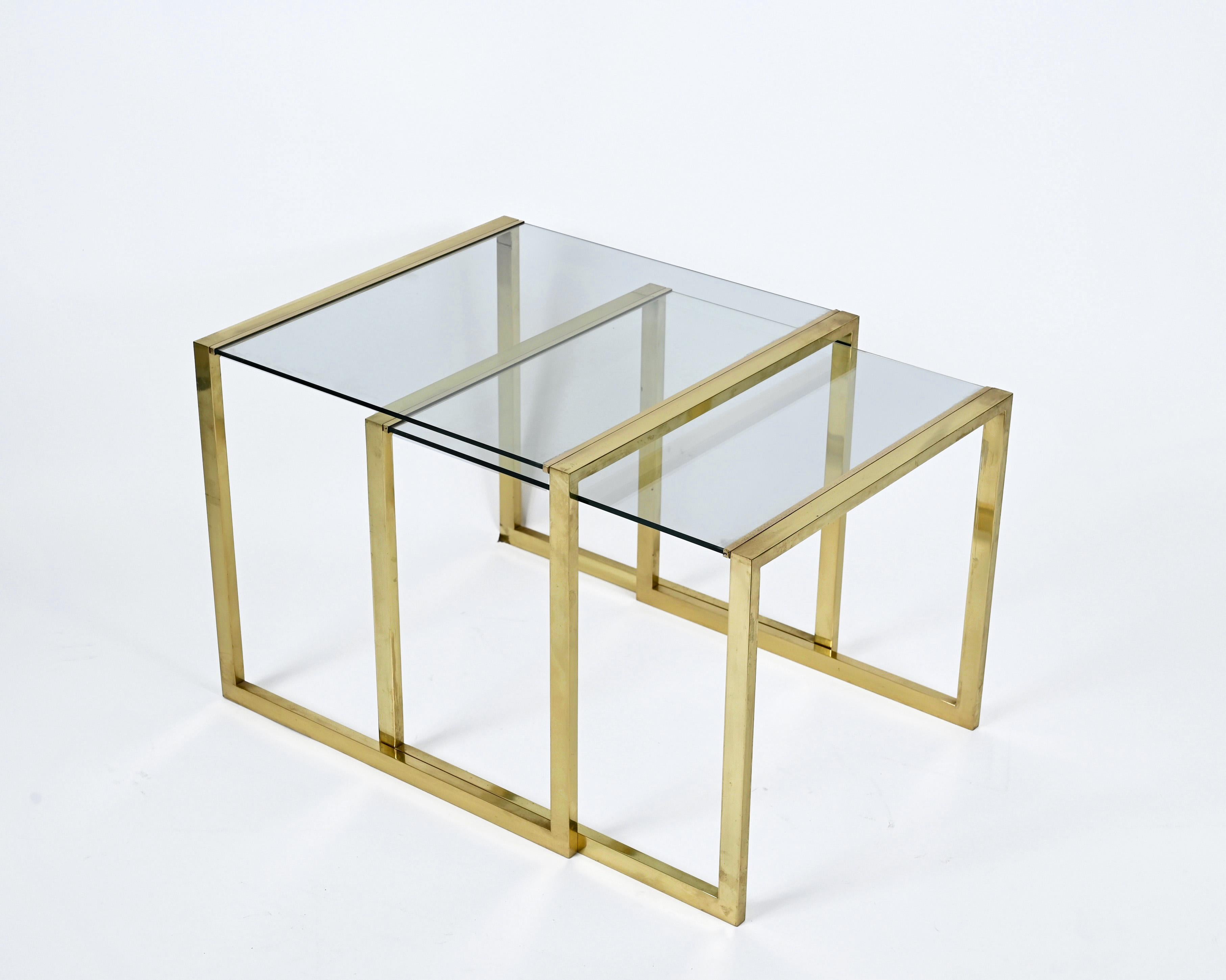 Pair of Mid-Century Brass and Crystal Glass Italian Nesting Tables, 1970s In Good Condition In Roma, IT