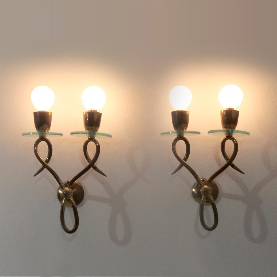 Pair of Midcentury Brass and Glass Italian Wall Lamps, 1950s For Sale 5