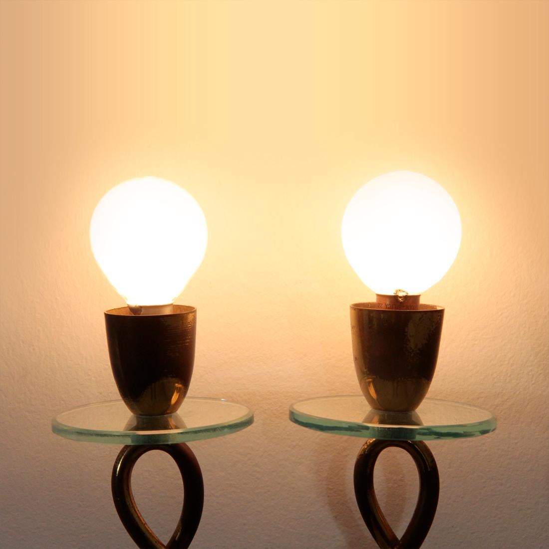 Pair of Midcentury Brass and Glass Italian Wall Lamps, 1950s For Sale 4