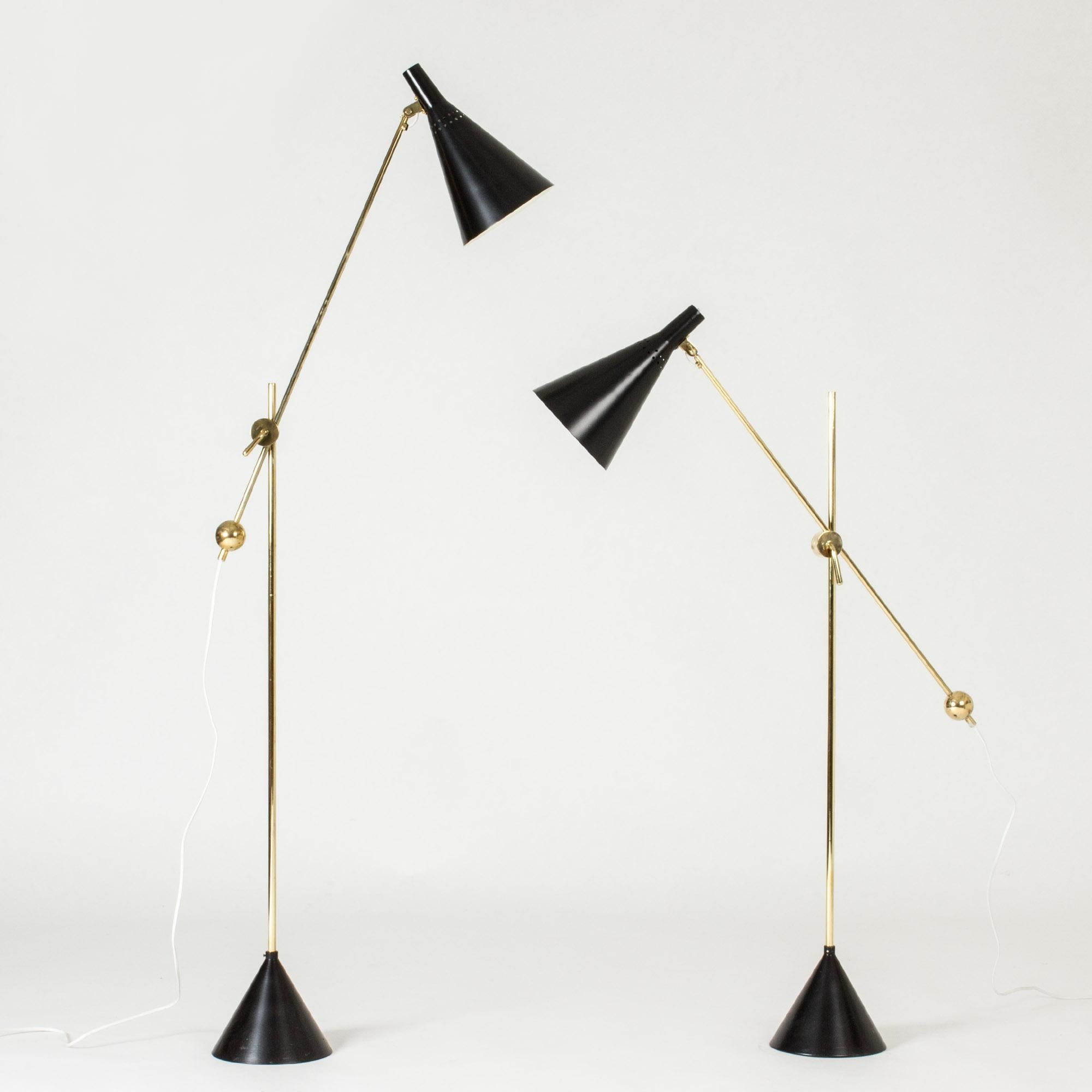Scandinavian Modern Pair of Midcentury Brass Floor Lamps by Tapio Wirkkala for Idman Oy For Sale