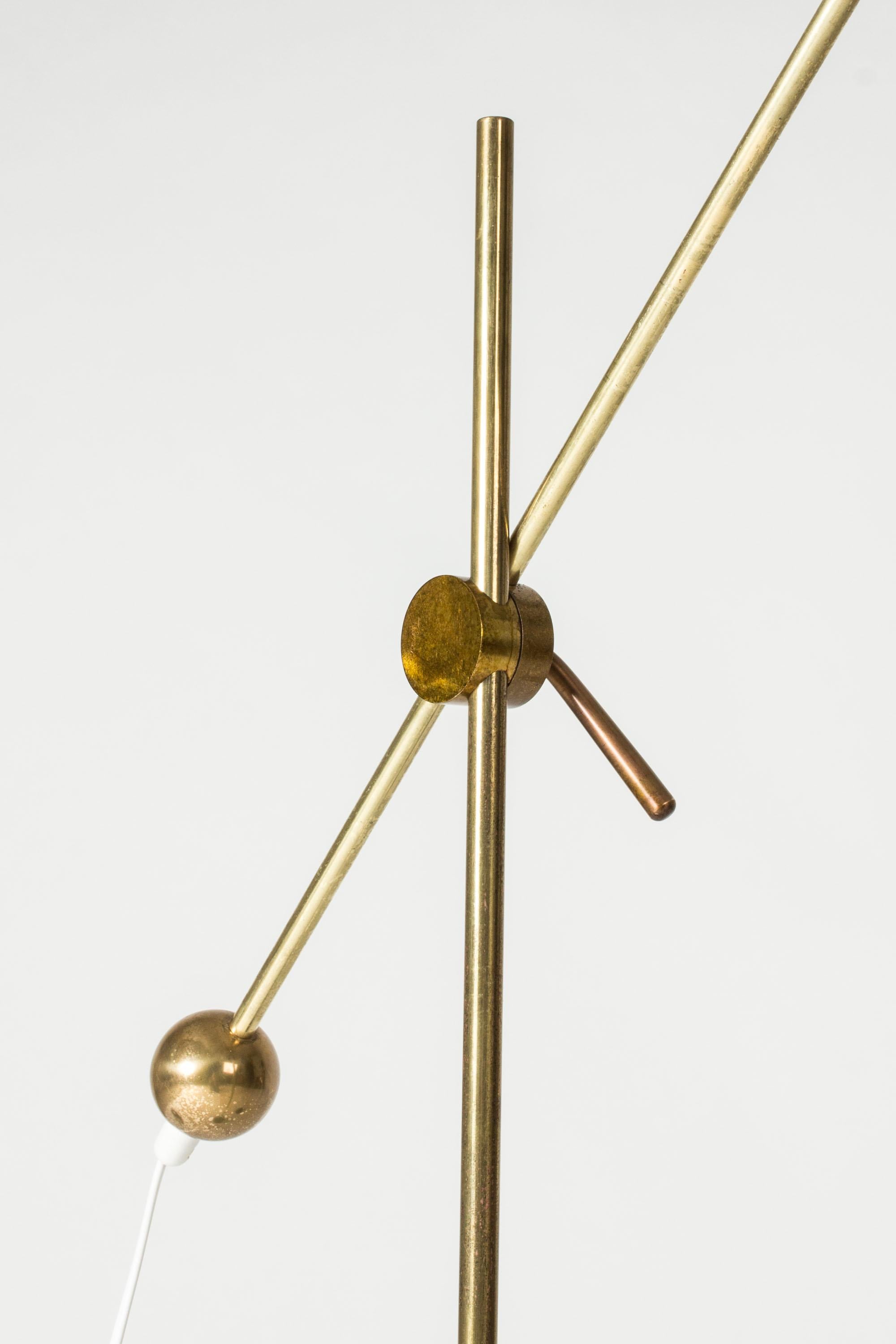 Milieu du XXe siècle Paire de lampadaires en laiton du milieu du siècle par Tapio Wirkkala pour Idman Oy en vente