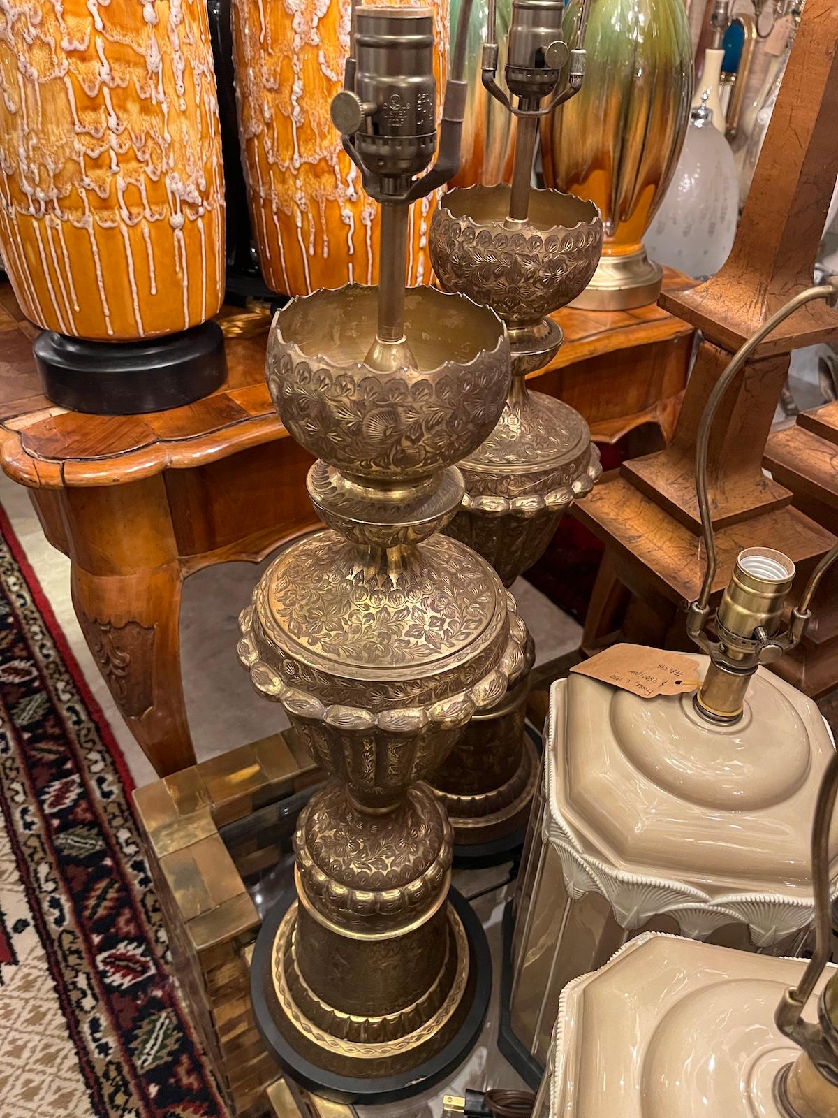 Paire de lampes en laiton du milieu du siècle Bon état - En vente à New York, NY