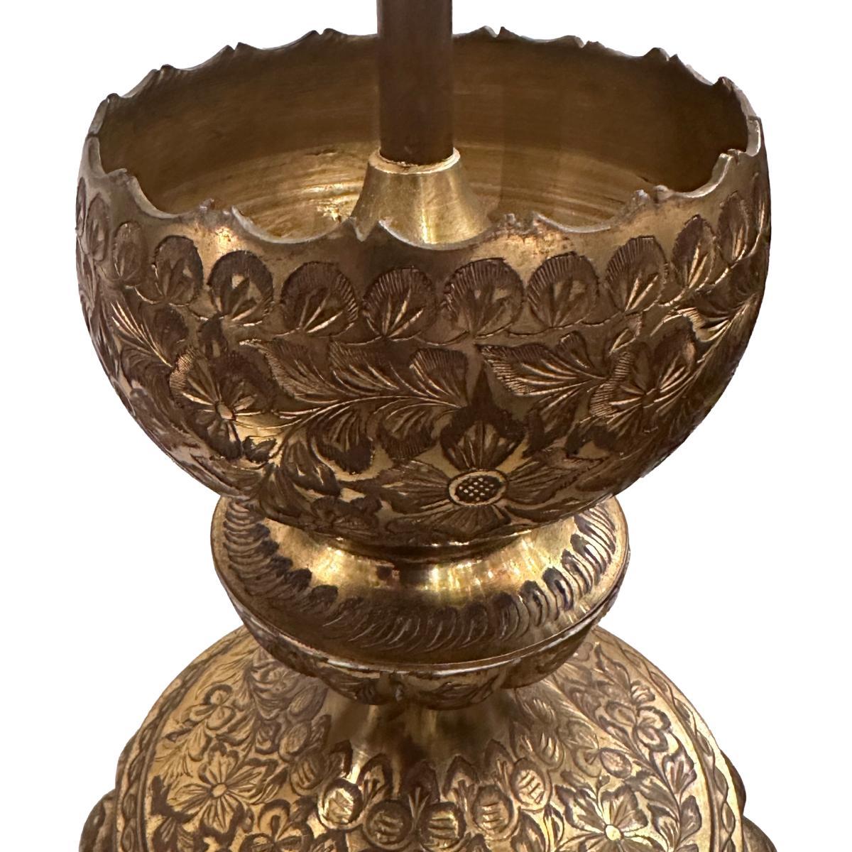 Métal Paire de lampes en laiton du milieu du siècle en vente