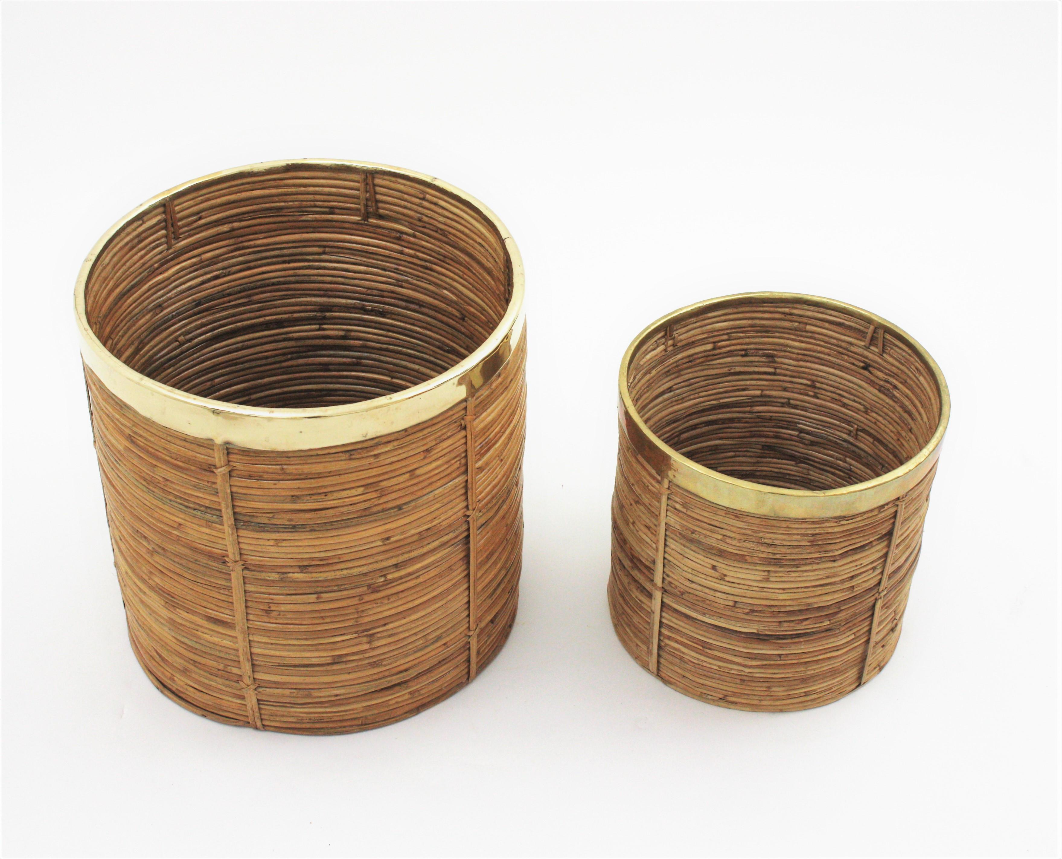 Hand-Crafted Pair of Mid-Century Brass & Rattan Bamboo Round Planters or Baskets, 1970s For Sale