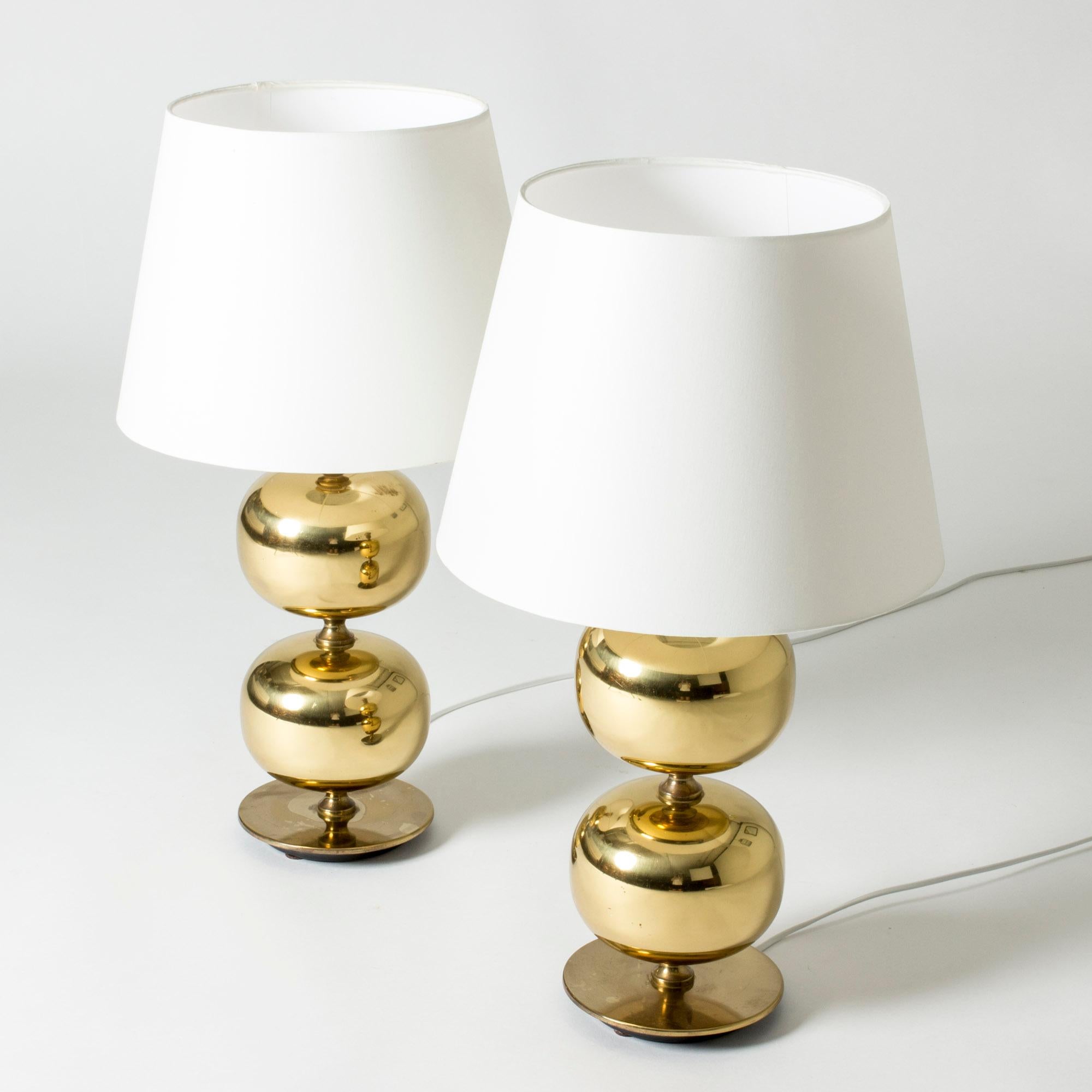 Scandinavian Modern Pair of Midcentury Brass Table Lamps by Henrik Blomqvist, Sweden, 1960s For Sale