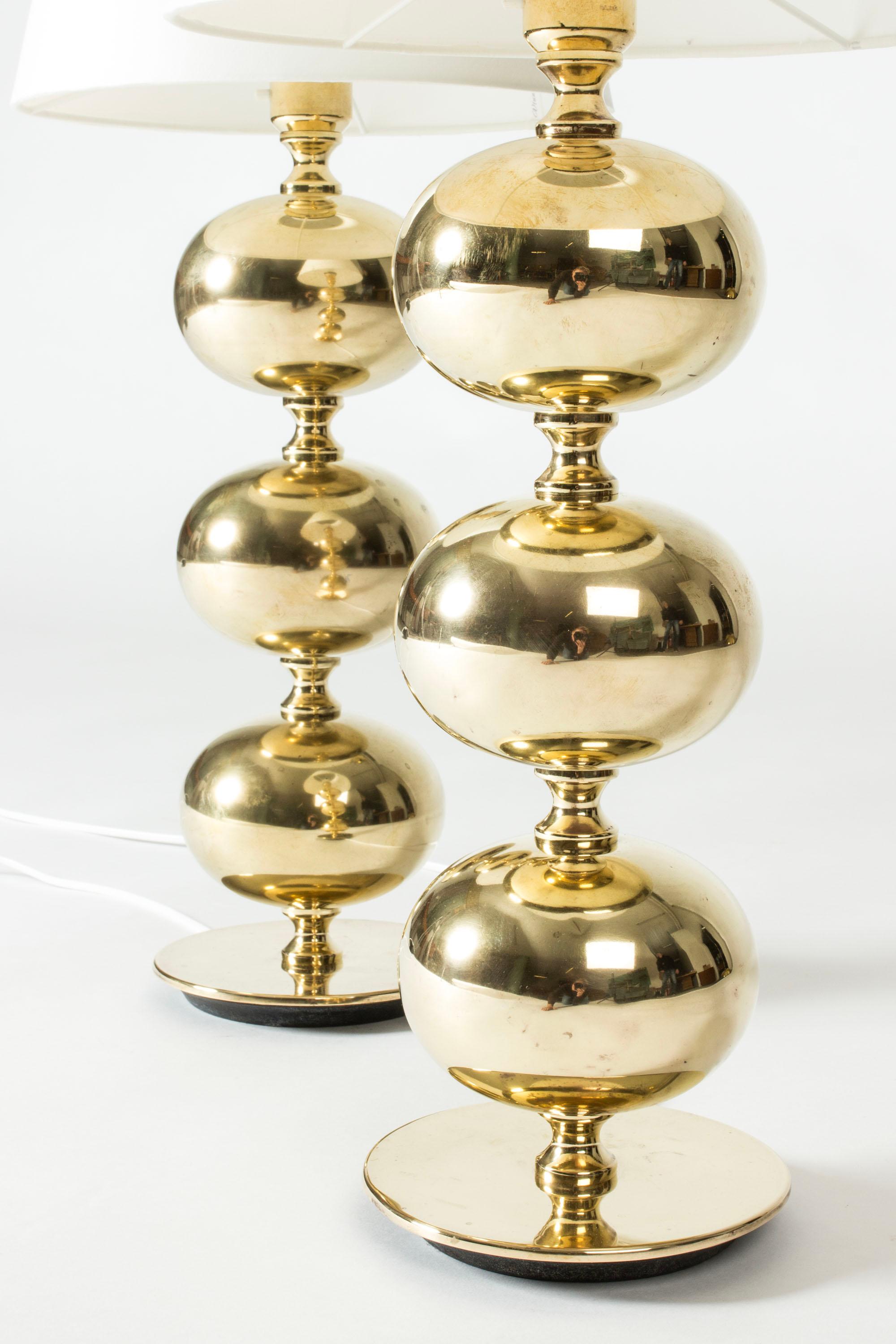 Milieu du XXe siècle Paire de lampes de table en laiton du milieu du siècle par Henrik Blomqvist, Suède, années 1960 en vente