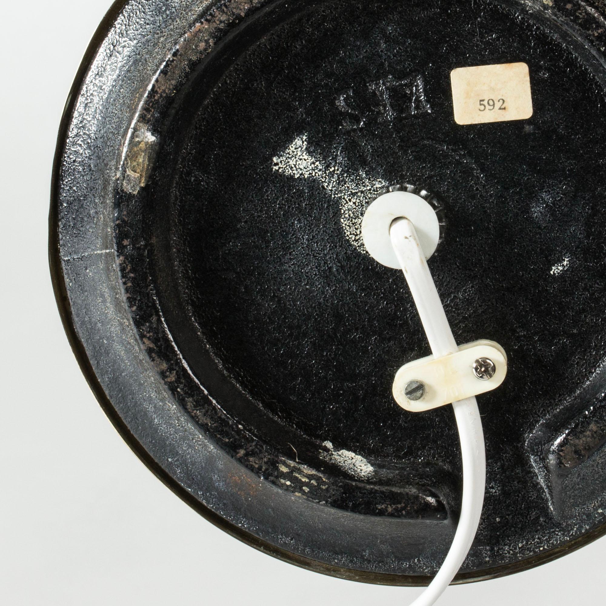 Laiton Paire de lampes de table en laiton du milieu du siècle par Henrik Blomqvist, Suède, années 1960 en vente