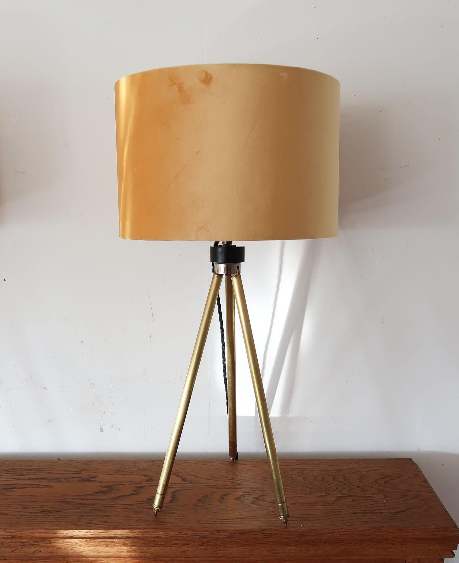 English Pair of Midcentury Brass Telescopic Tripod Table Lamps