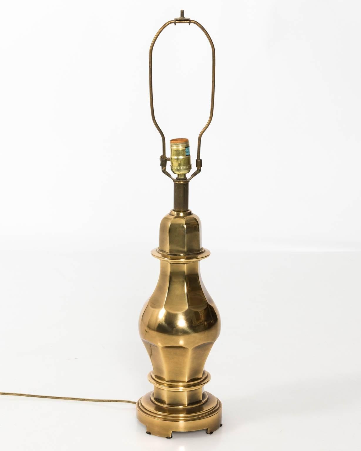 Pair of Midcentury Brass Urn Lamps In Good Condition In Stamford, CT