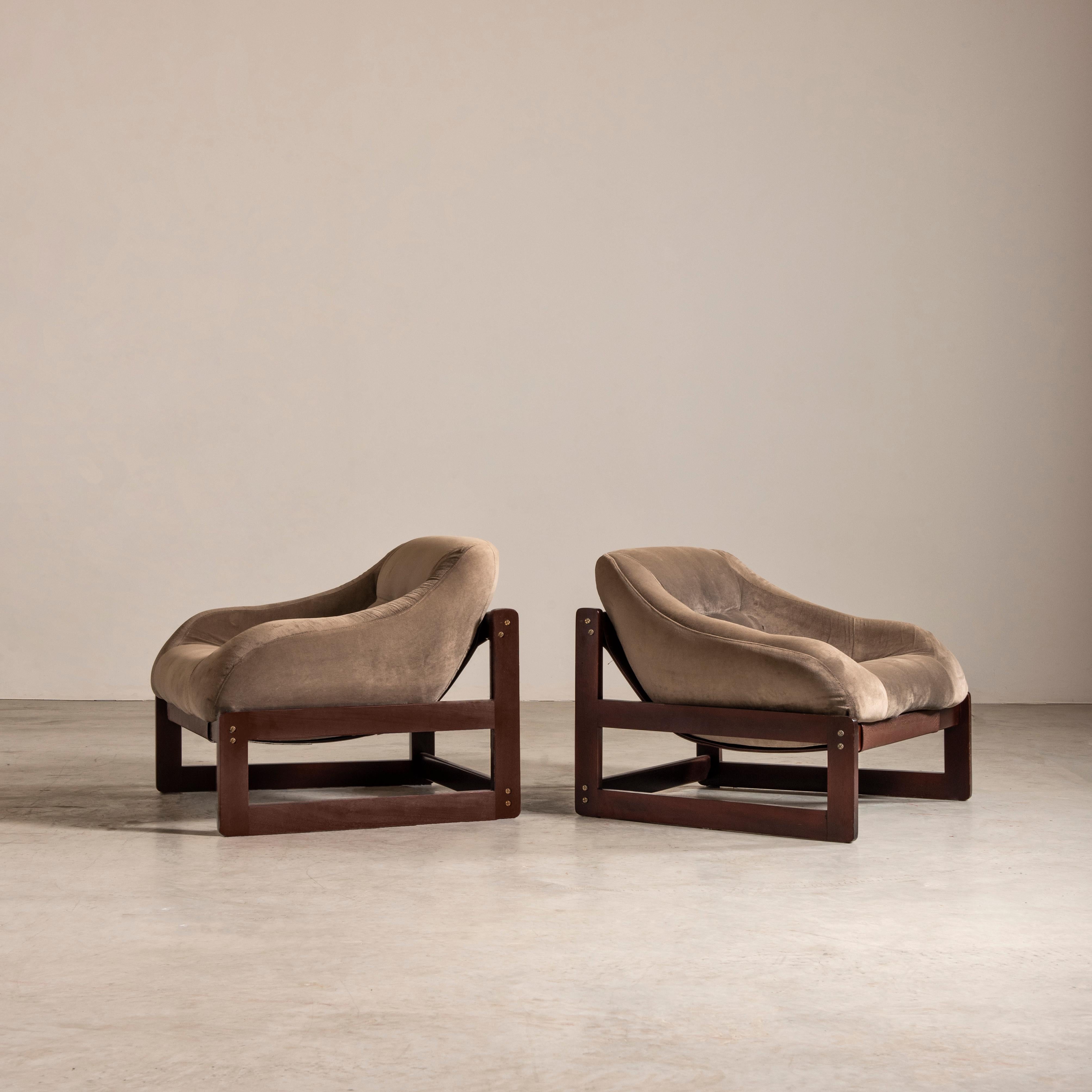 Mid-Century Modern Pair of Midcentury Brazilian Armchairs by Percival Lafer, 1970s For Sale