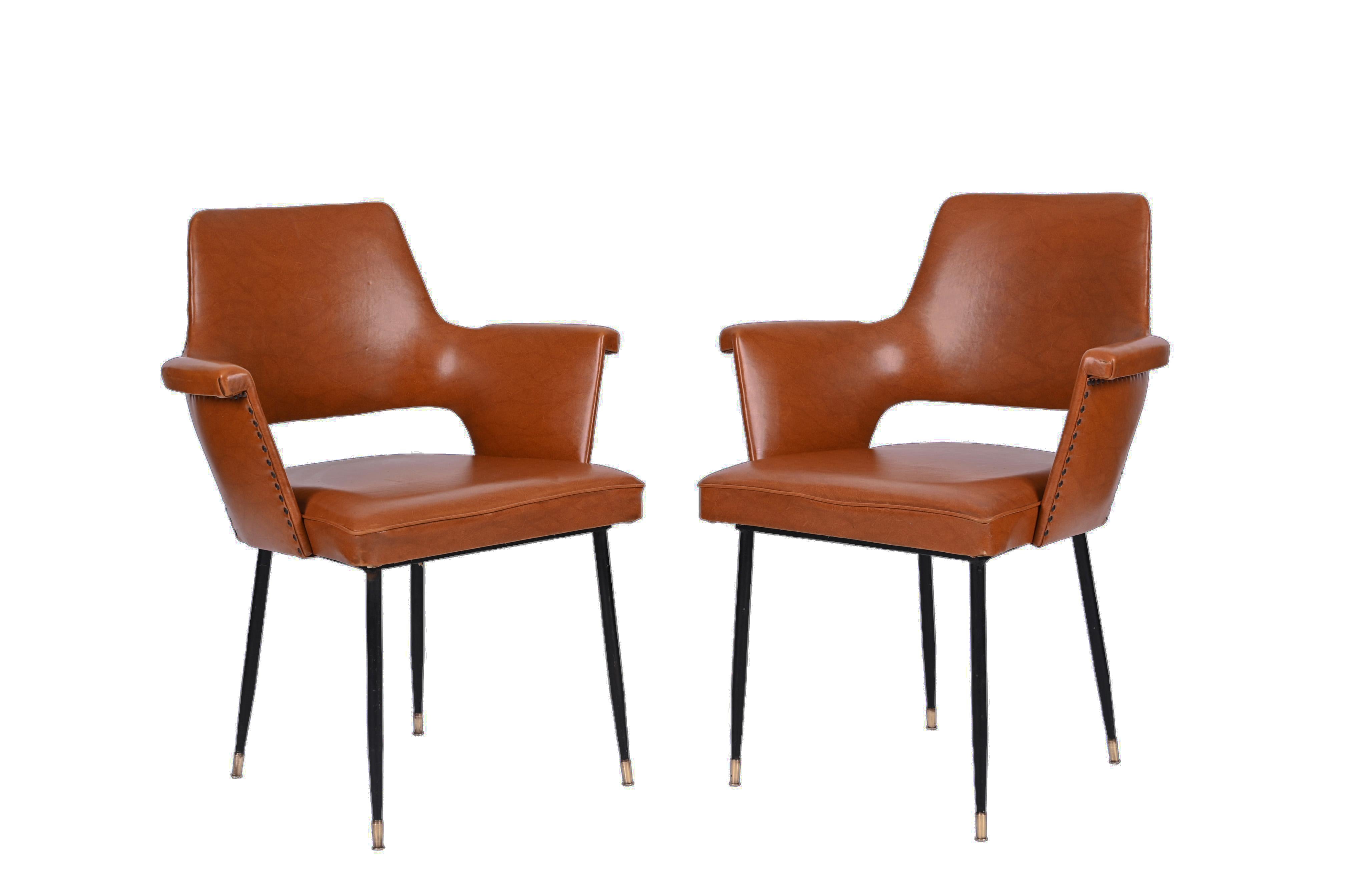 Italian Pair of Brown Faux Leather, Brass and Metal Armchairs, Andre Motte, Italy 1950s For Sale