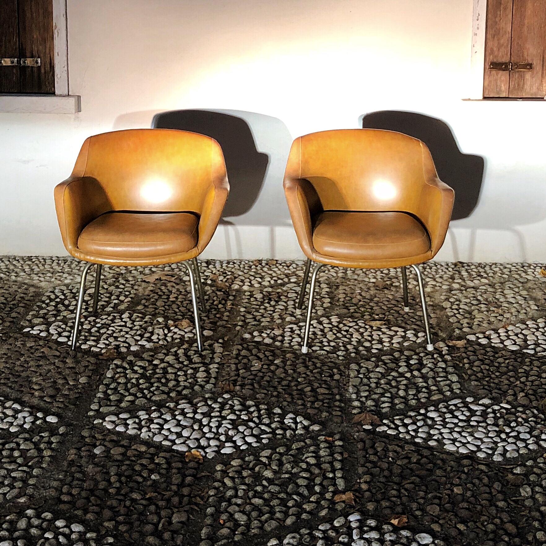 Pair of Midcentury Brown Leather Armchairs in the Style of Arne Jacobsen, 1960s For Sale 5
