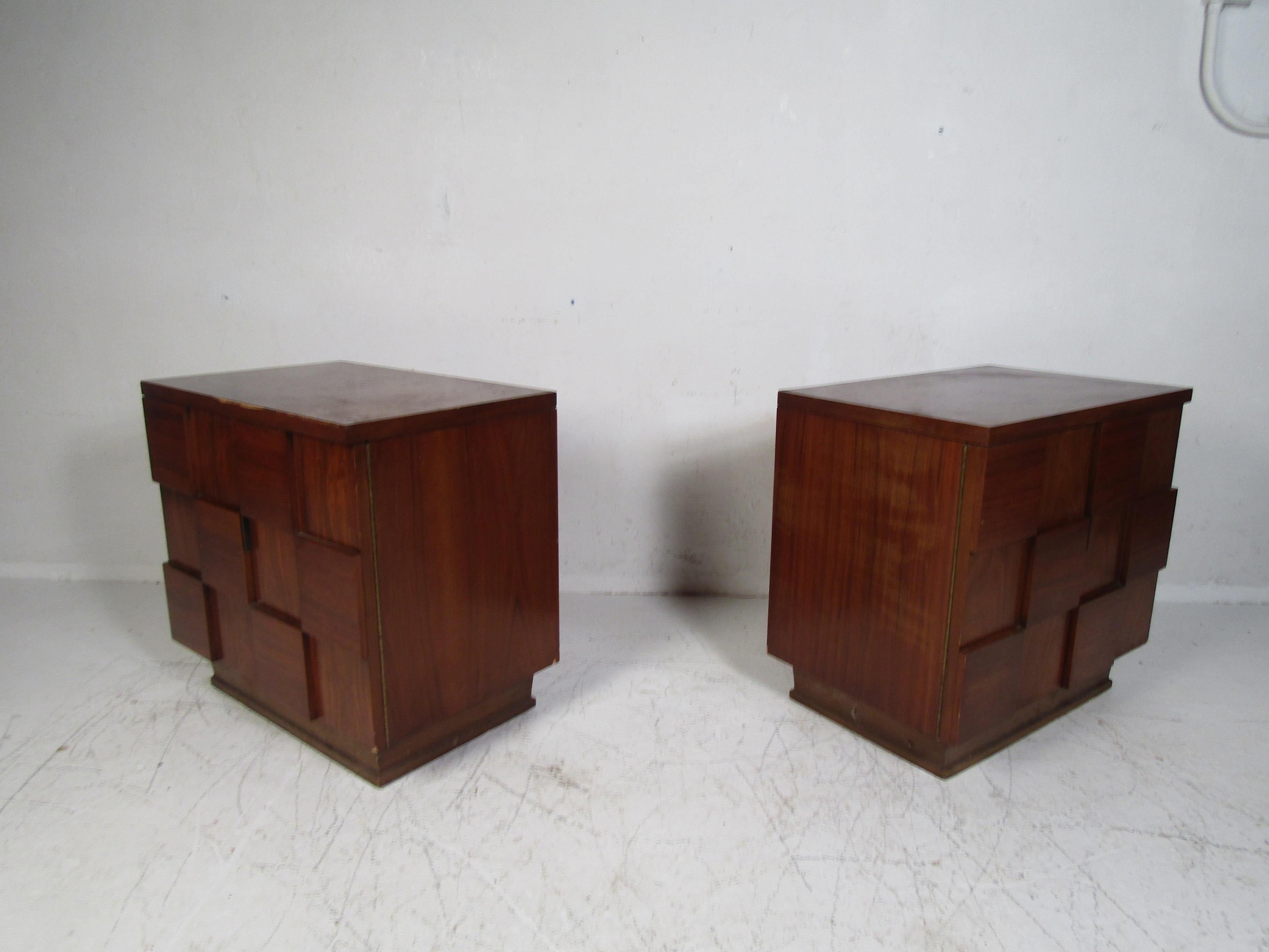 Stylish pair of midcentury nightstands with a patchwork/Brutalist style accent on the cabinet doors. Made by Young Manufacturing Company. Nice pair that is sure to complement any modern interior. Please confirm item location with dealer (NJ or NY).