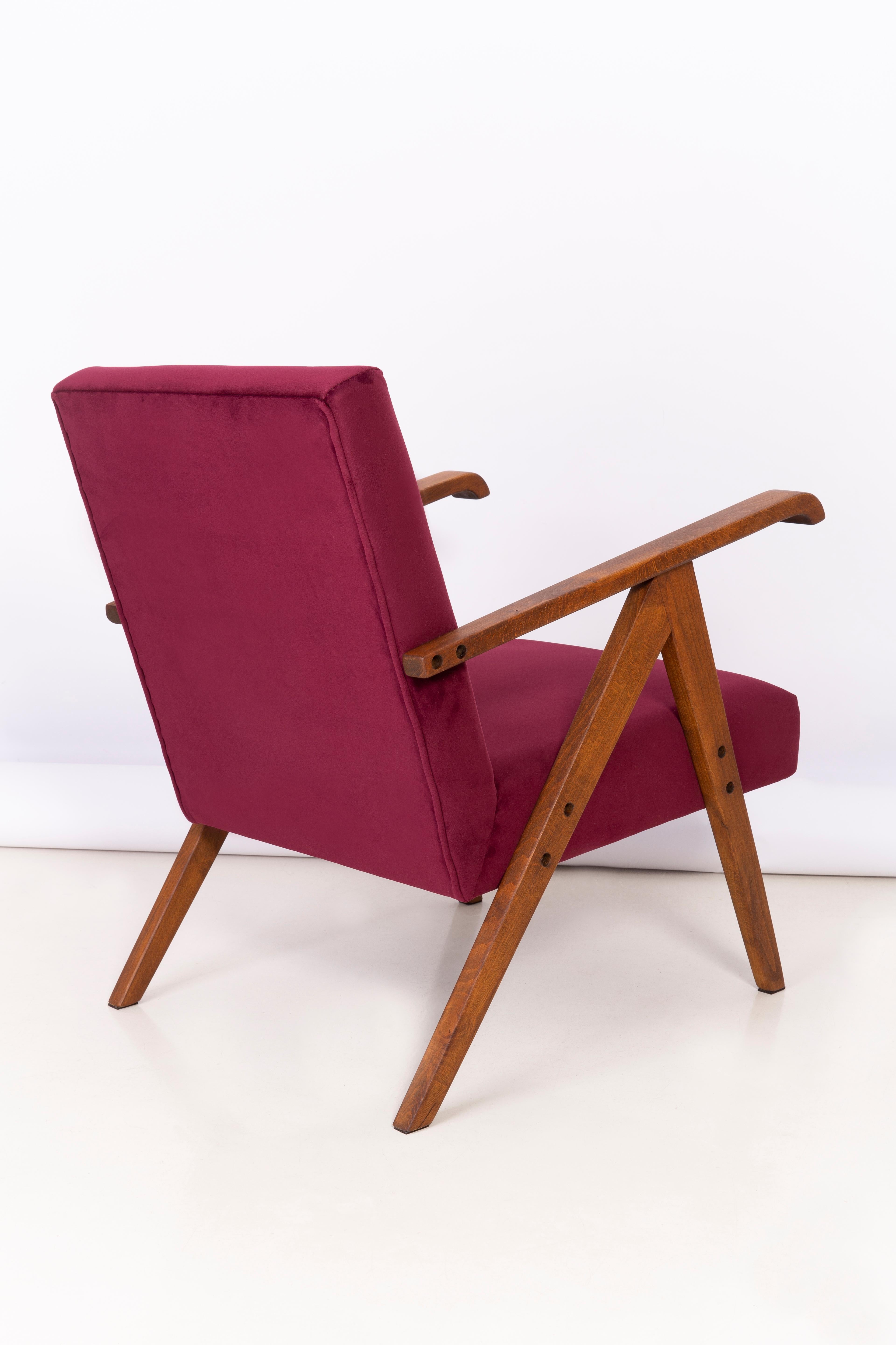 Pair of Midcentury Burgundy Velvet Var Armchairs, Europe, 1960s For Sale 7