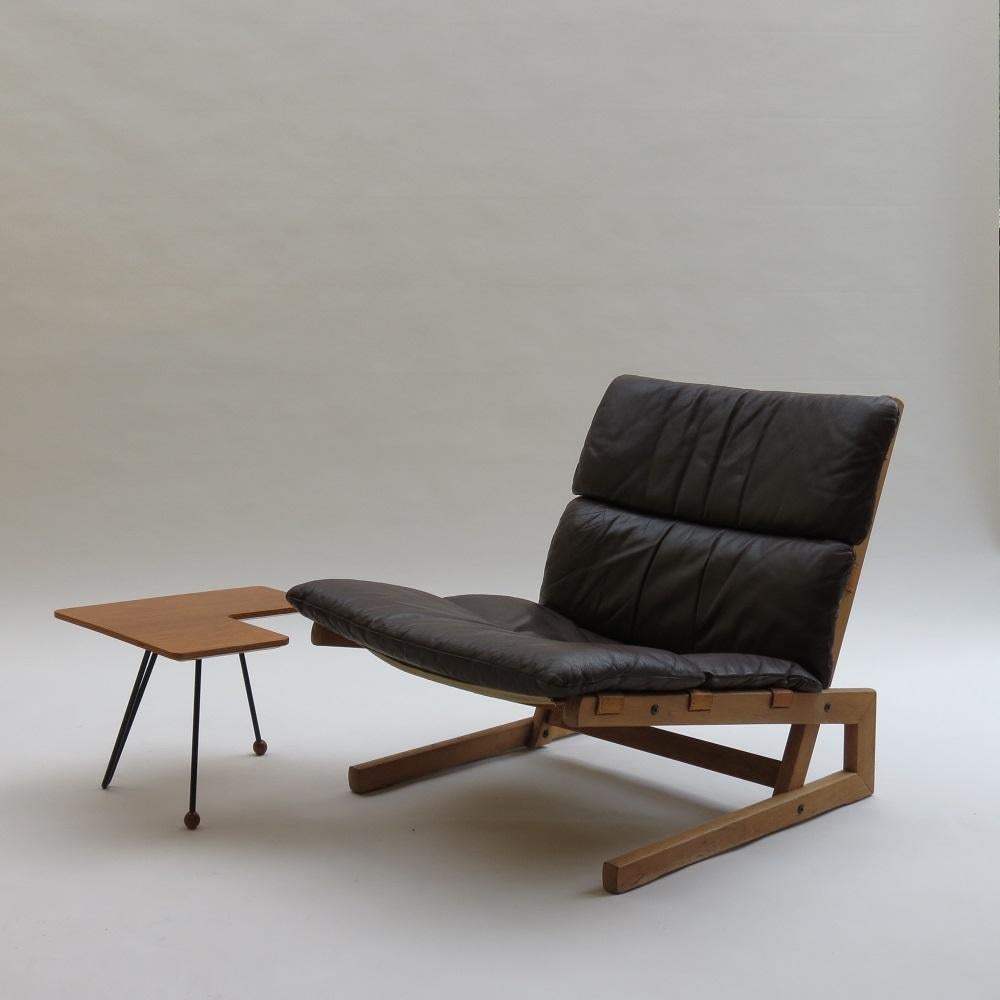 Machine-Made Pair of Midcentury Cantilever Oak and Leather Chairs, 1960s