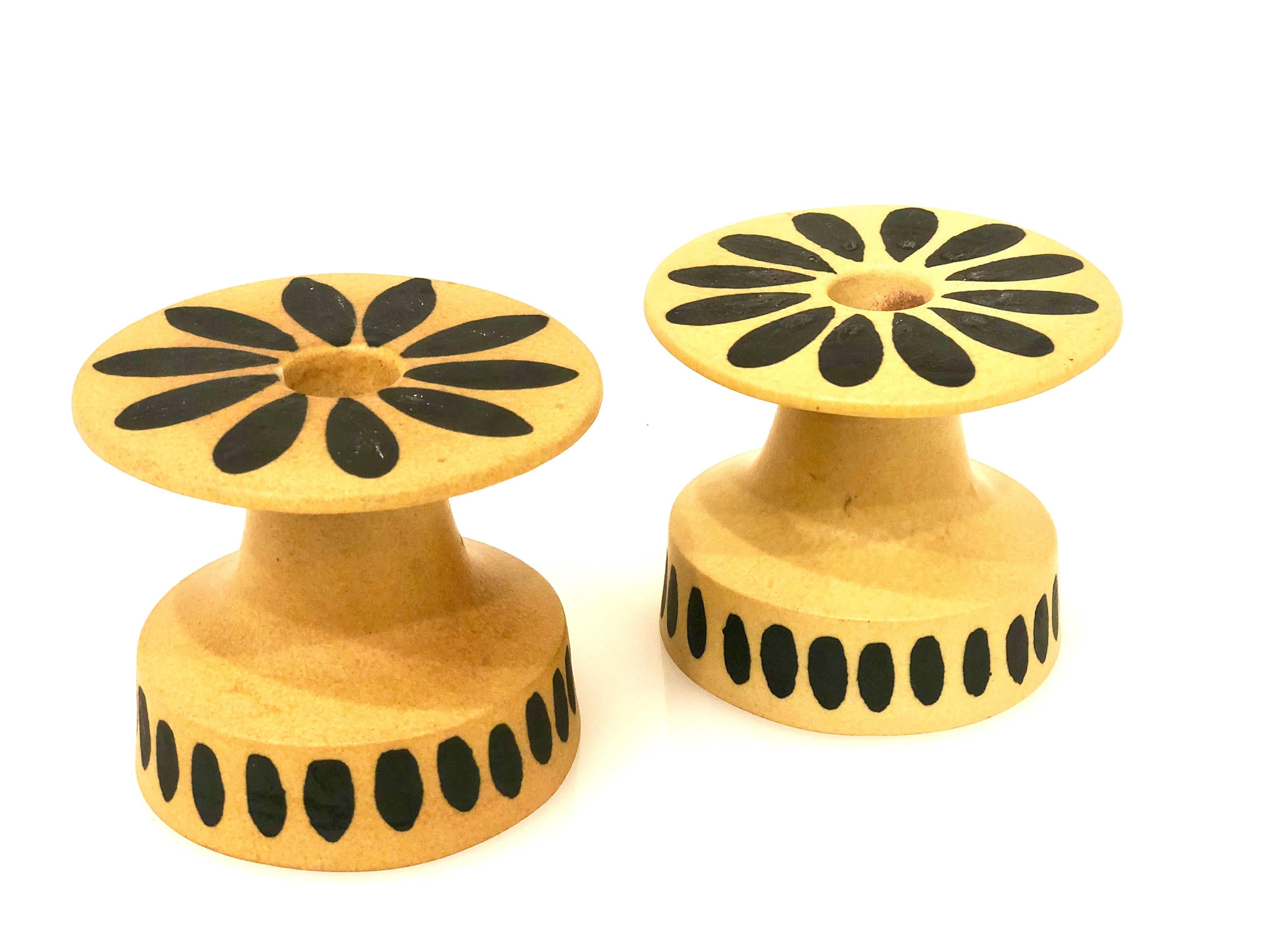 Pair of Midcentury Ceramic Candlestick Holders by Bennington Potters In Excellent Condition For Sale In San Diego, CA