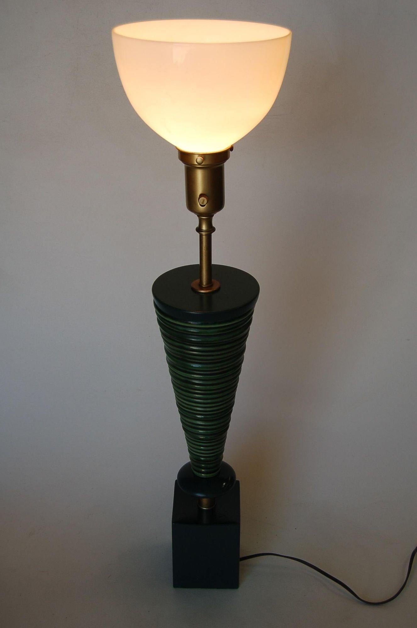 Paar geometrische modernistische Tischlampen aus Keramik aus der Mitte des Jahrhunderts von Rembrandt im Angebot 5