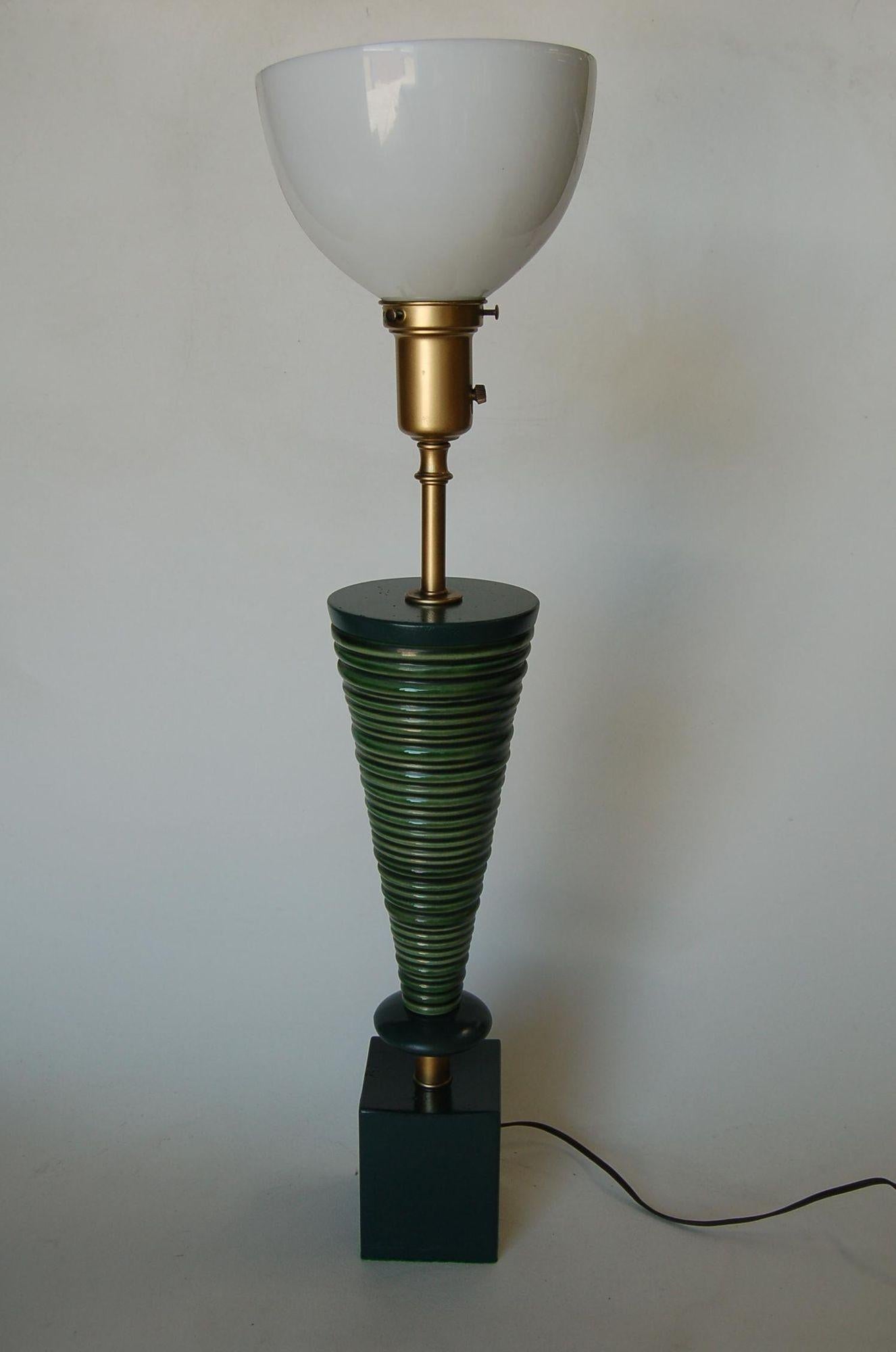 Paar geometrische modernistische Tischlampen aus Keramik aus der Mitte des Jahrhunderts von Rembrandt (Mitte des 20. Jahrhunderts) im Angebot