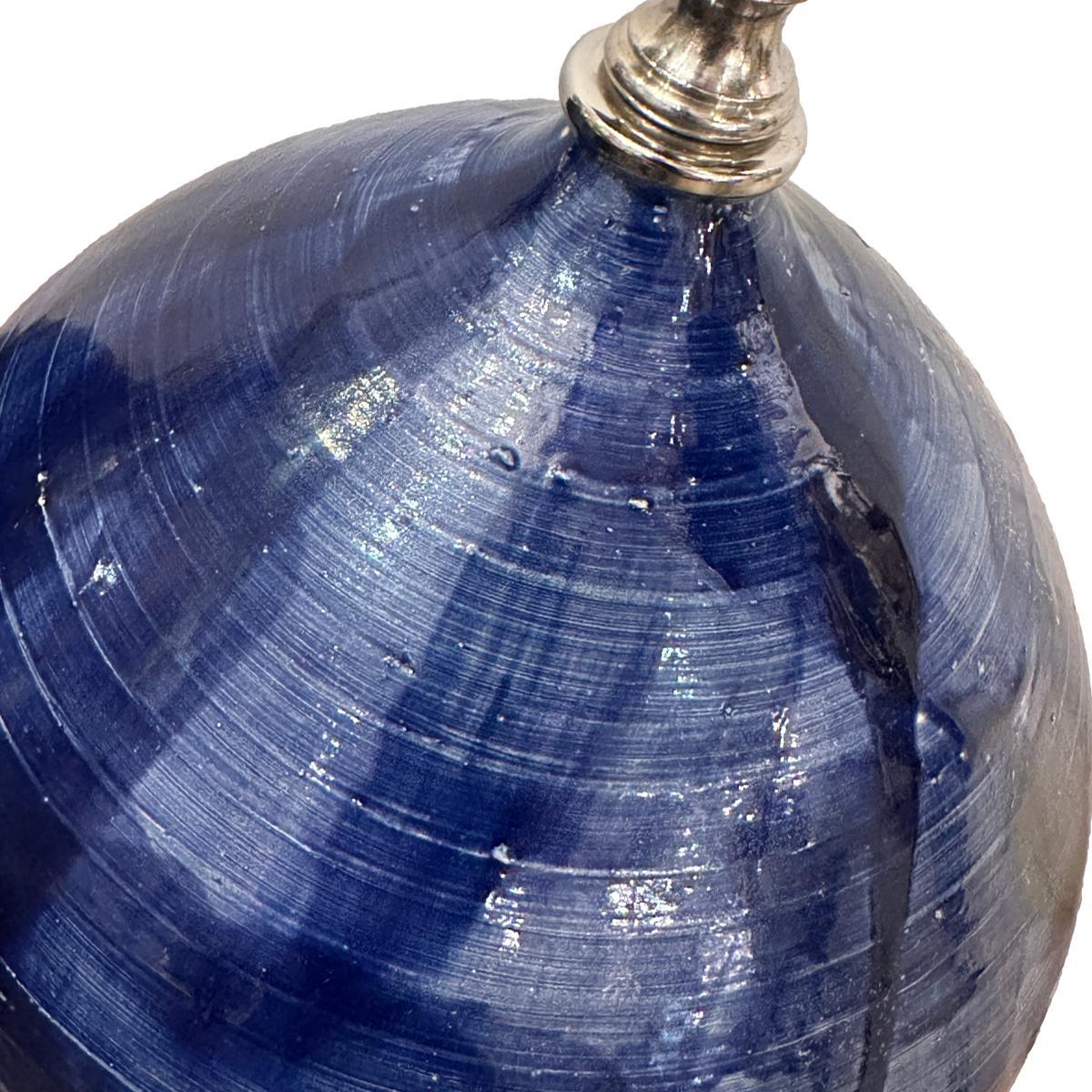 Paire de lampes de table italiennes des années 1960.

Mesures :
Hauteur du corps : 17