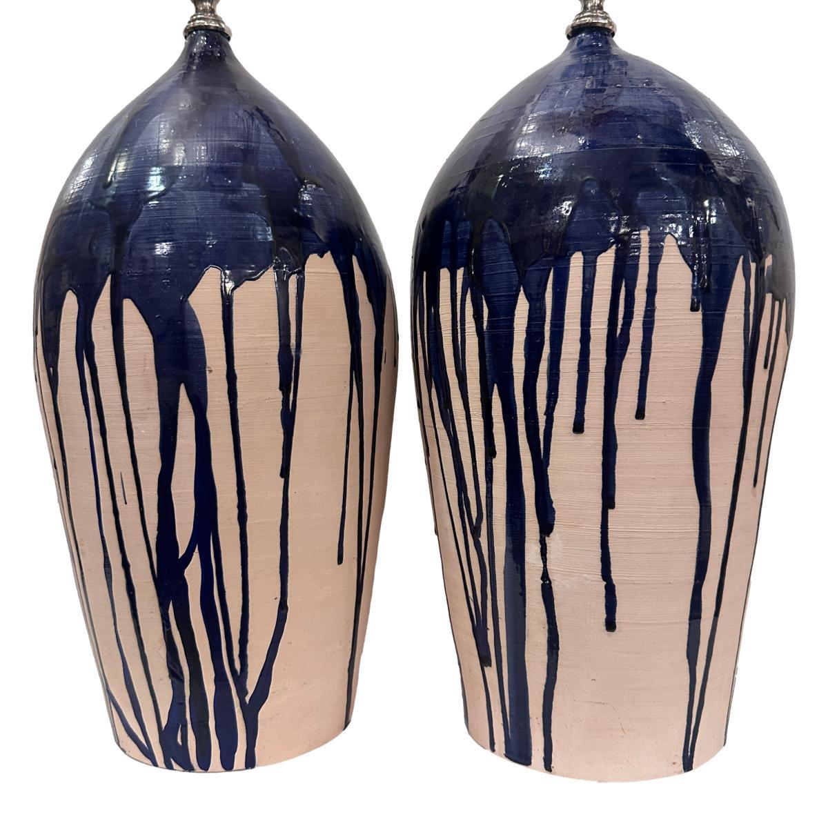 Céramique Paire de lampes en céramique du milieu du siècle dernier en vente