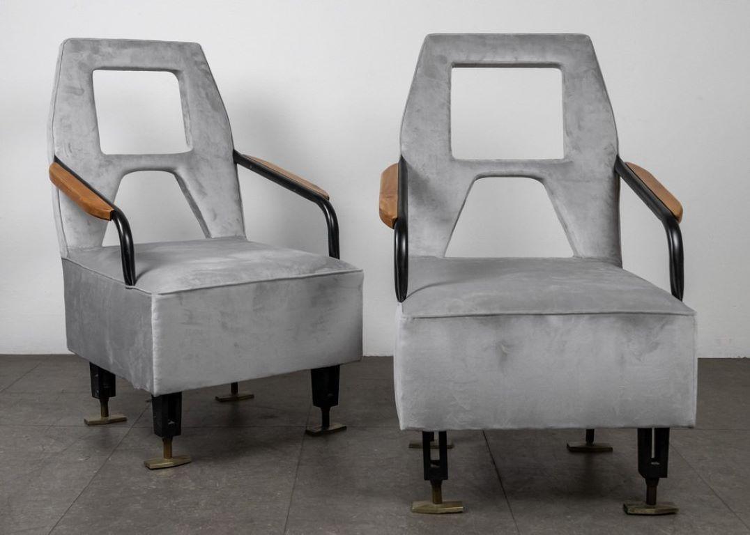 Pair of armchairs ,never released on the market, made in the 1950s in brass iron and wood, with an industrial but elegant style.
They are definitely one-of-a-kind pieces commissioned for a private Milanese residence, reminiscent of some models made
