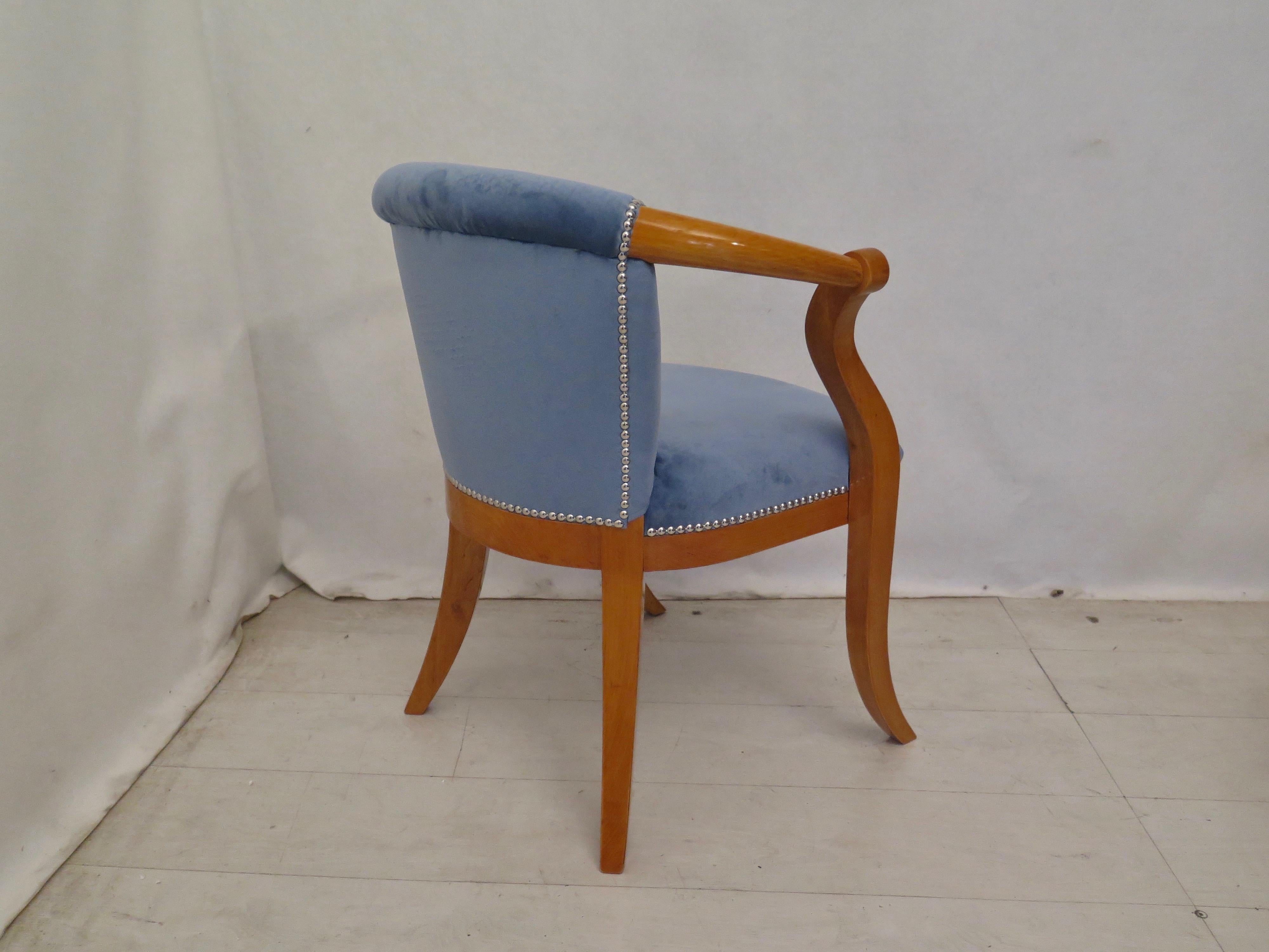 Pair of Midcentury Cherrywood and Blu Velvet Italian Armchairs, 1950 In Excellent Condition In Rome, IT