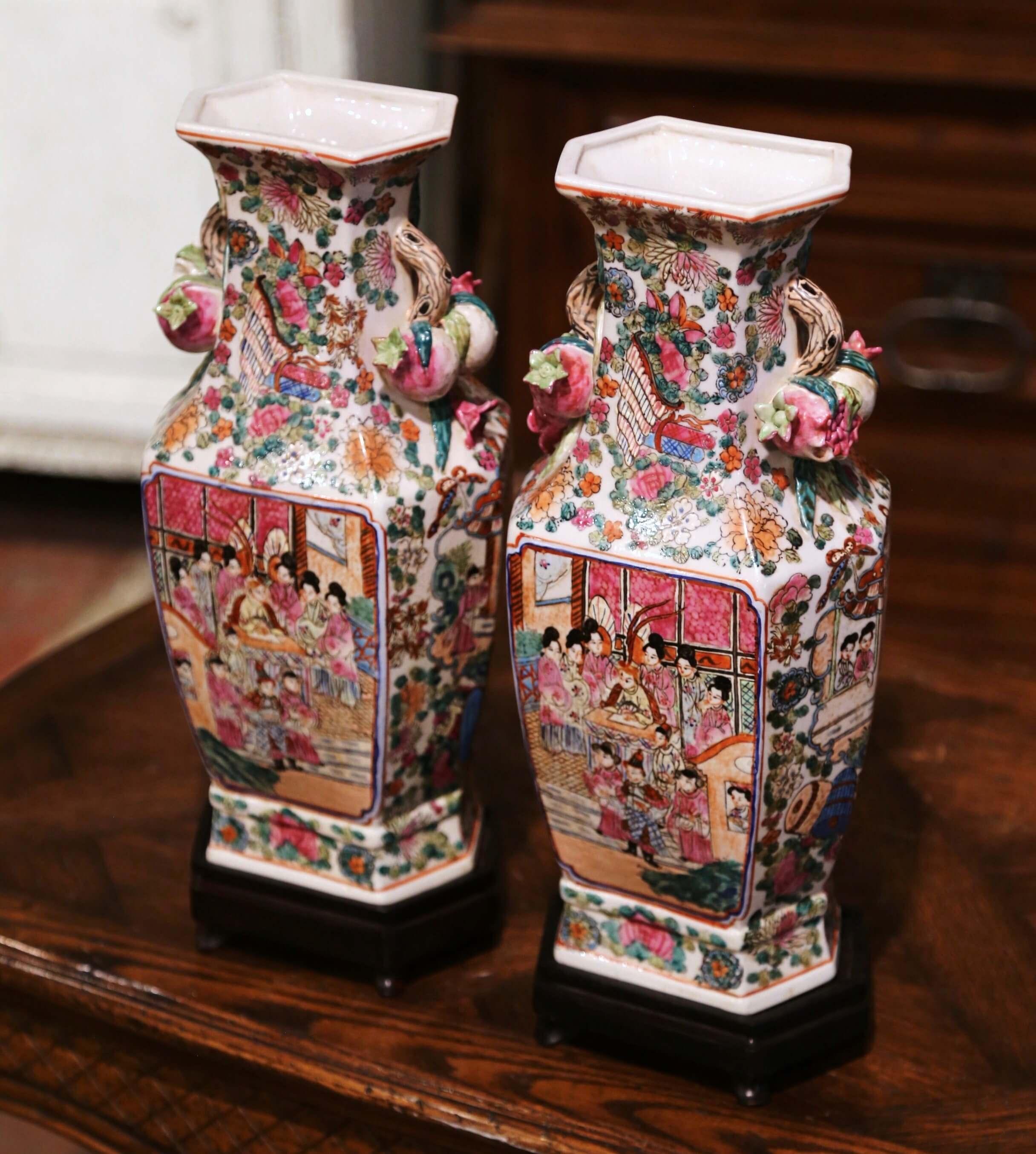 Pair of Midcentury Chinese Rose Medallion Polychrome and Gilt Porcelain Vases 5