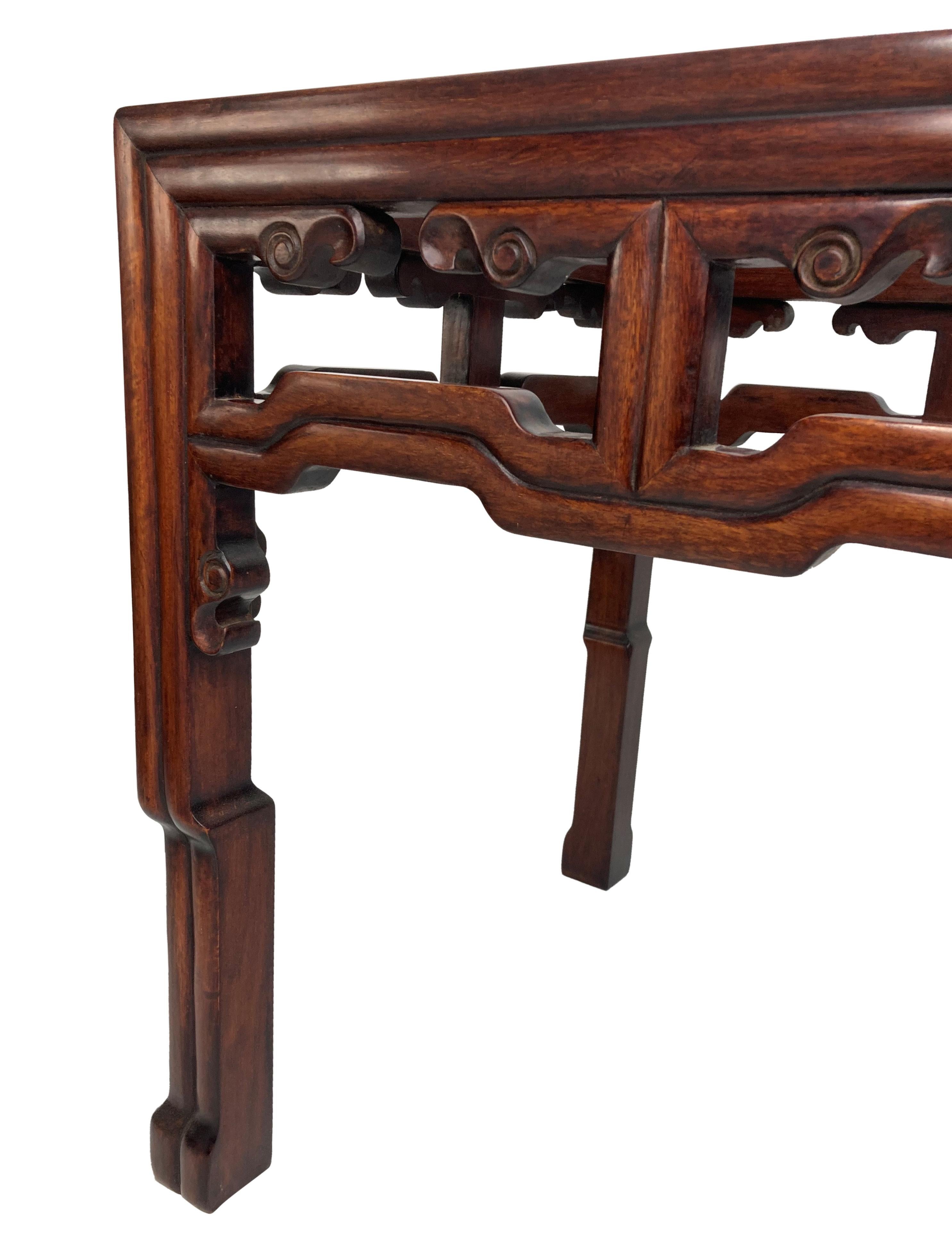 Milieu du XXe siècle Paire de tables d'appoint chinoises du milieu du siècle en vente