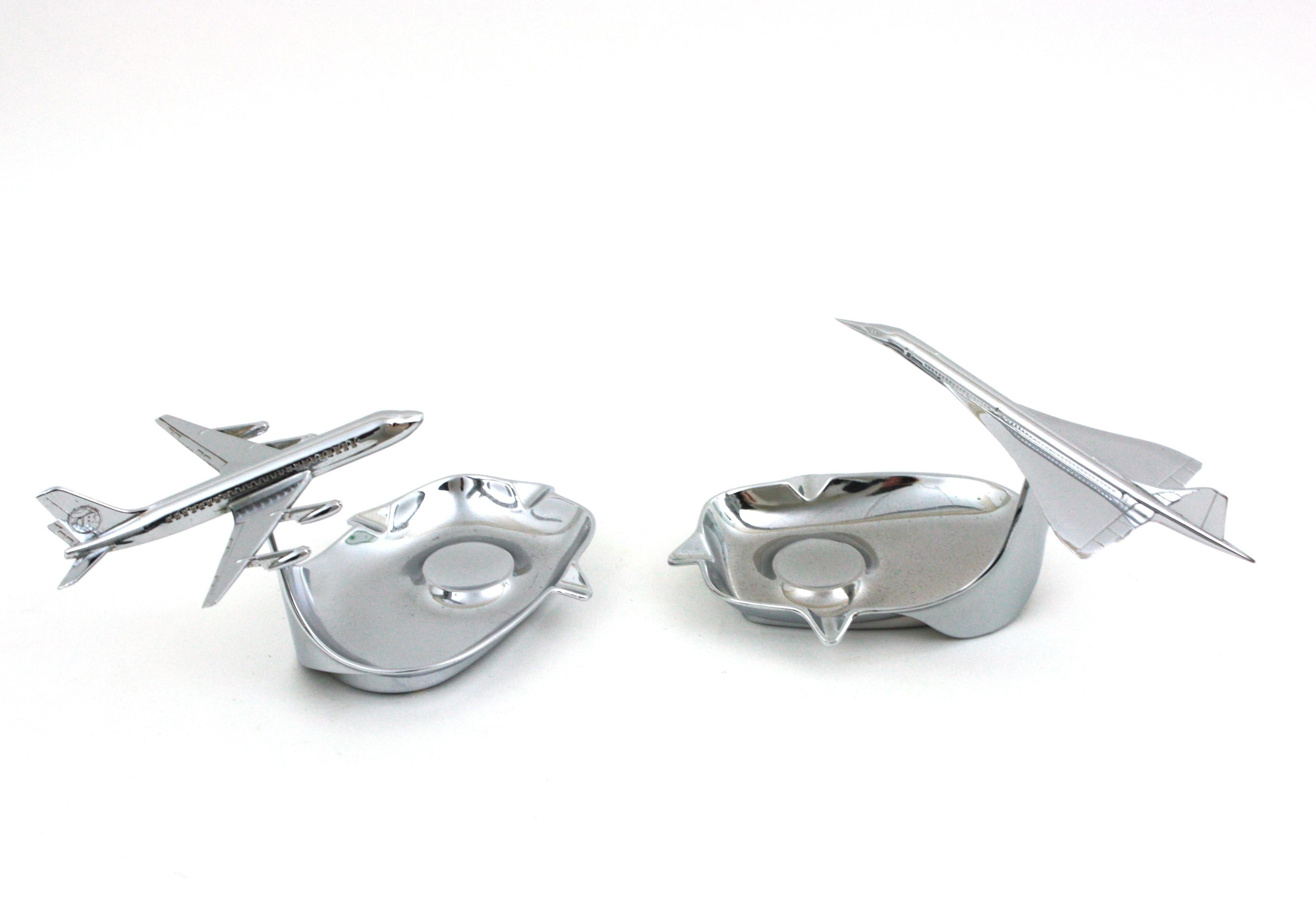 Pair of Midcentury Concorde & DC-8 Desk Model Airplane Chromed Ashtrays In Good Condition For Sale In Barcelona, ES
