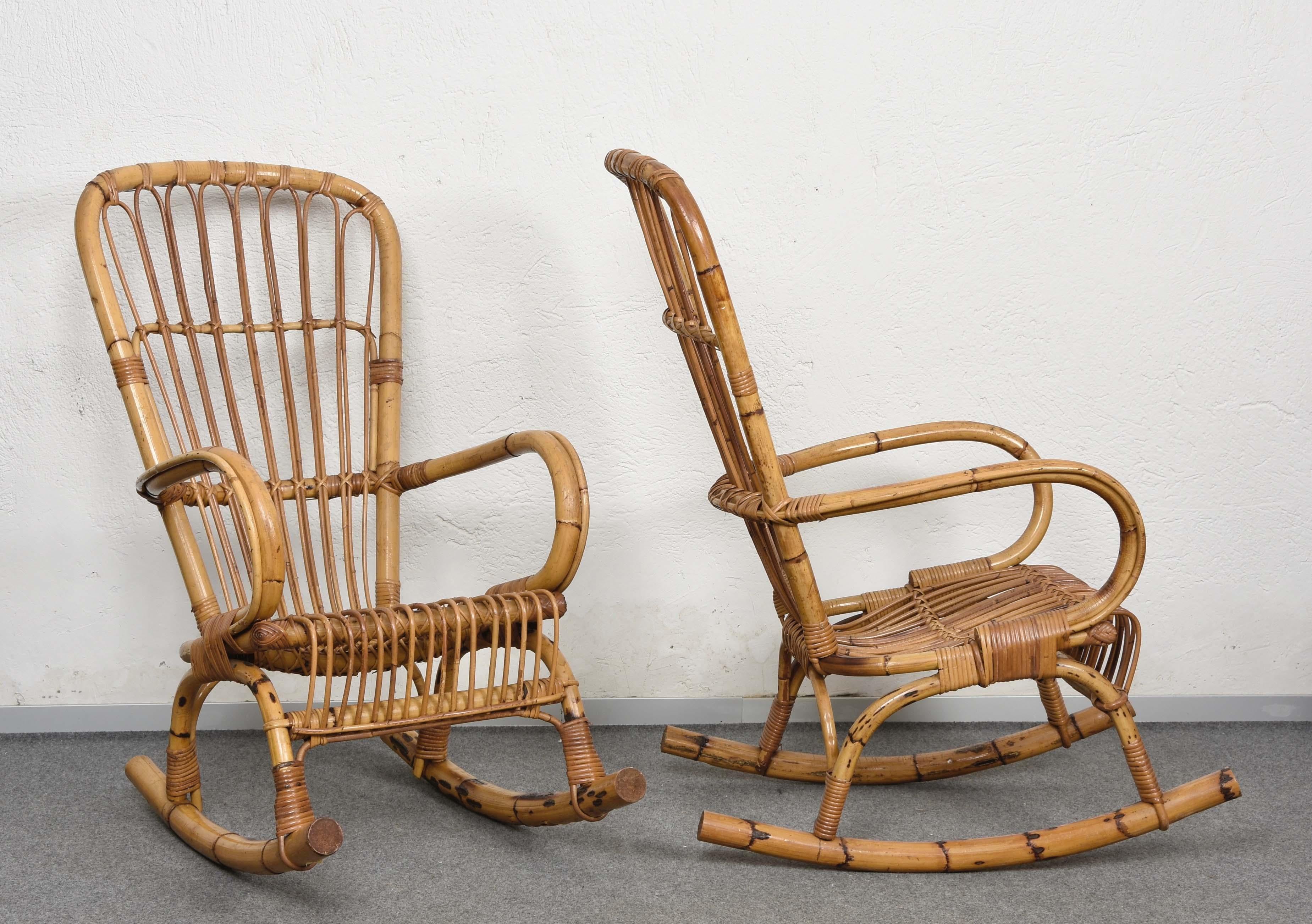 Pair of Midcentury Cote d'Azur Rattan and Bamboo Italian Rocking Chairs, 1960s In Good Condition For Sale In Roma, IT