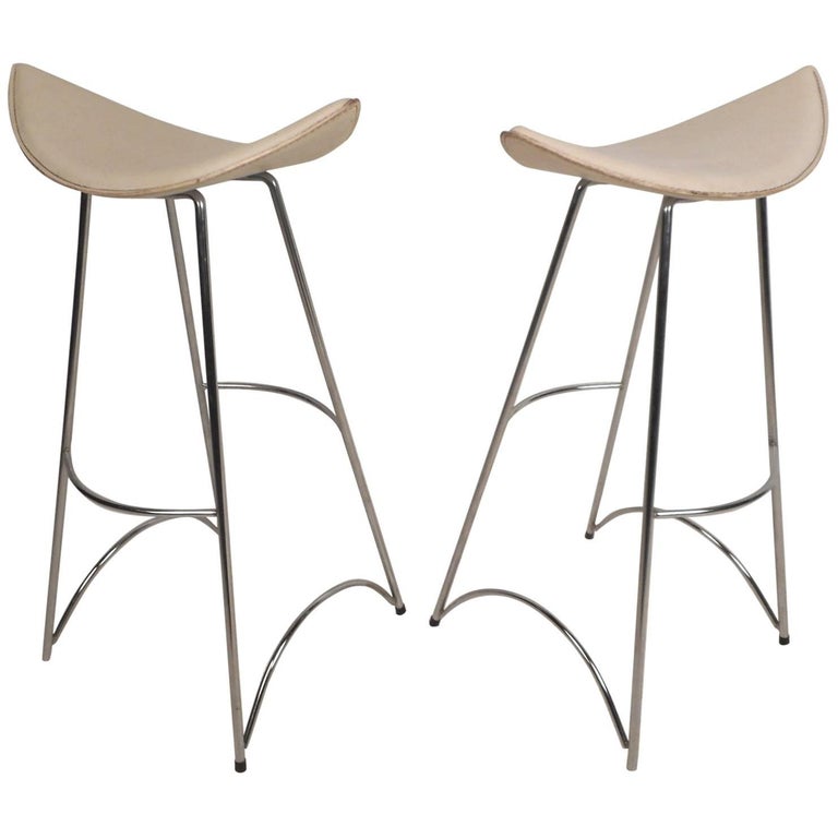 Pair of Midcentury Curved Seat Bar Stools For Sale at 1stdibs