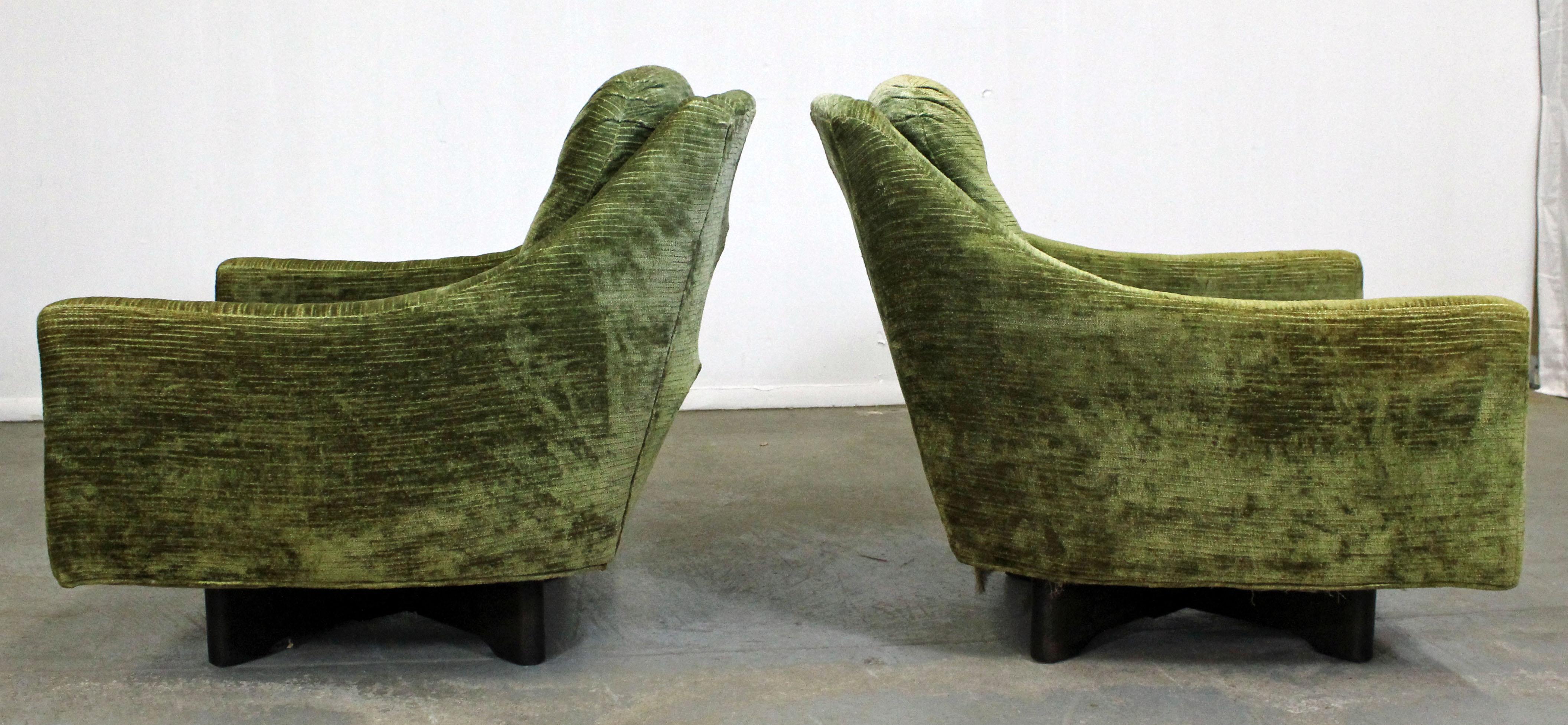 Mid-Century Modern Pair of Midcentury Danish Modern Adrian Pearsall Style Swivel Club Chairs