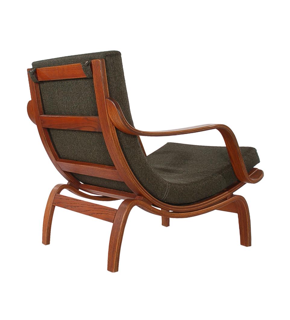 Scandinavian Modern Pair of Midcentury Danish Modern Bentwood Lounge Chairs in Walnut Stained Oak