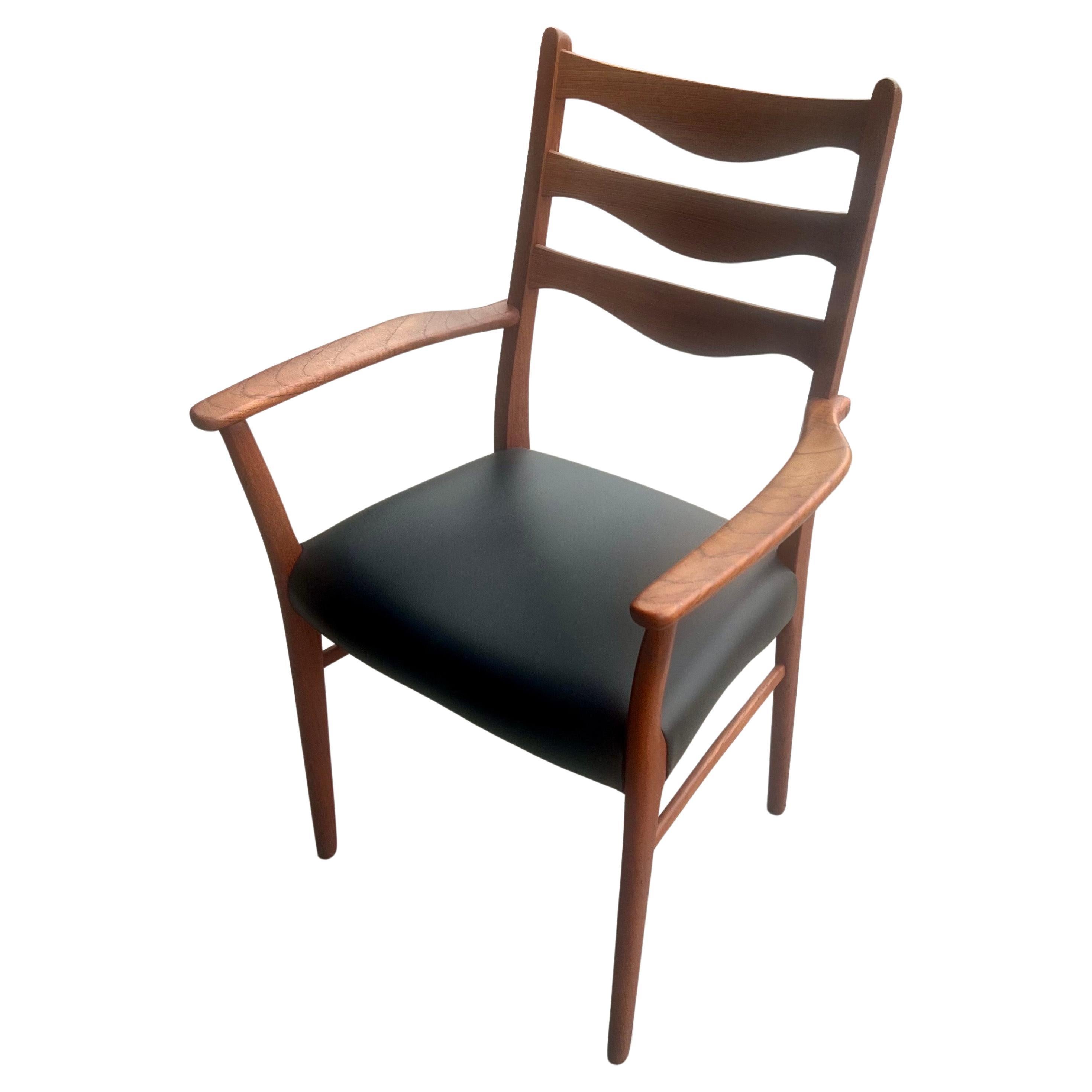 Danese Coppia di sedie da pranzo in teak della linea Midcentury Danish Modern di Arne Wahl Iversen in vendita