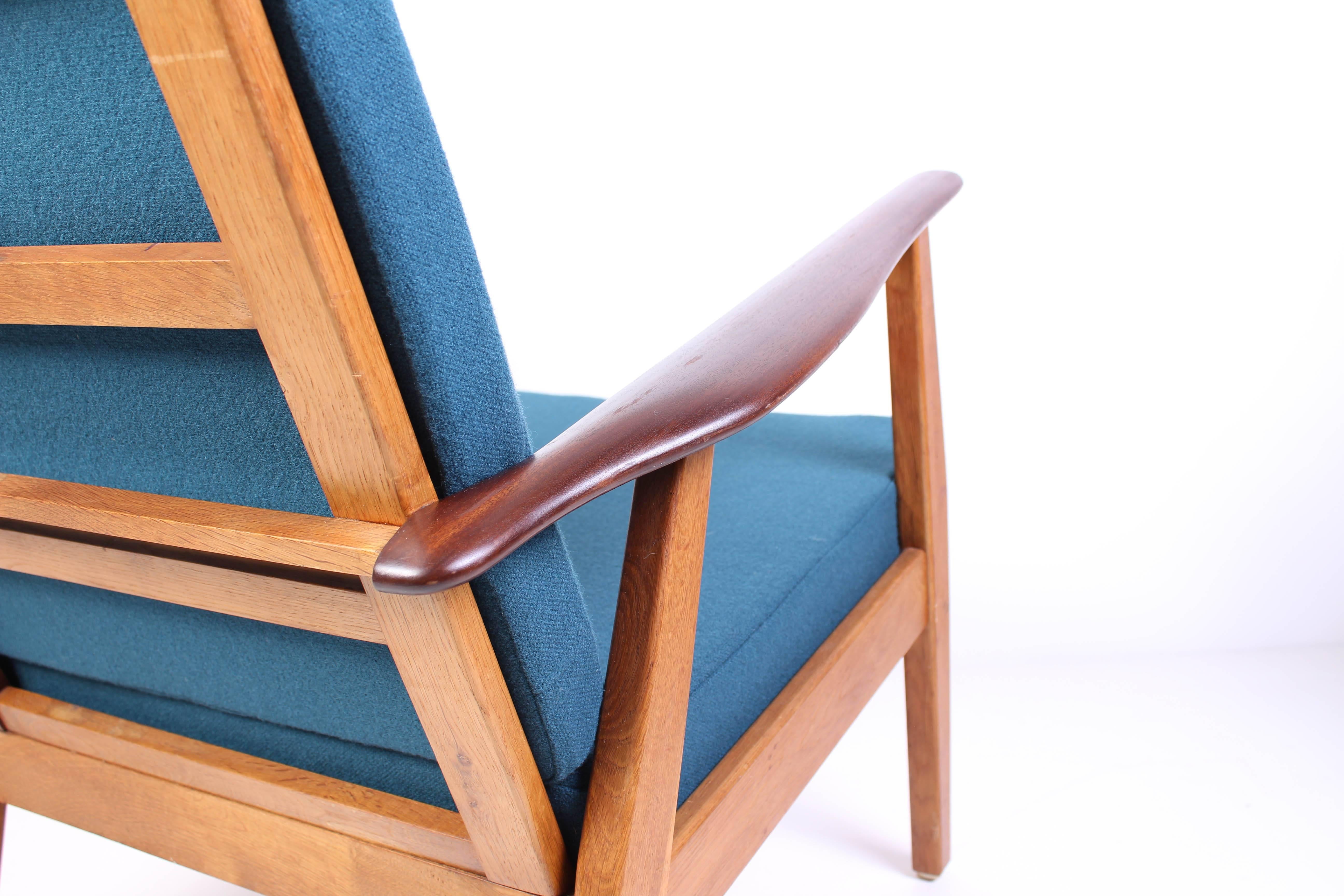 Pair of Midcentury Danish Oak and Teak Lounge Chairs 5