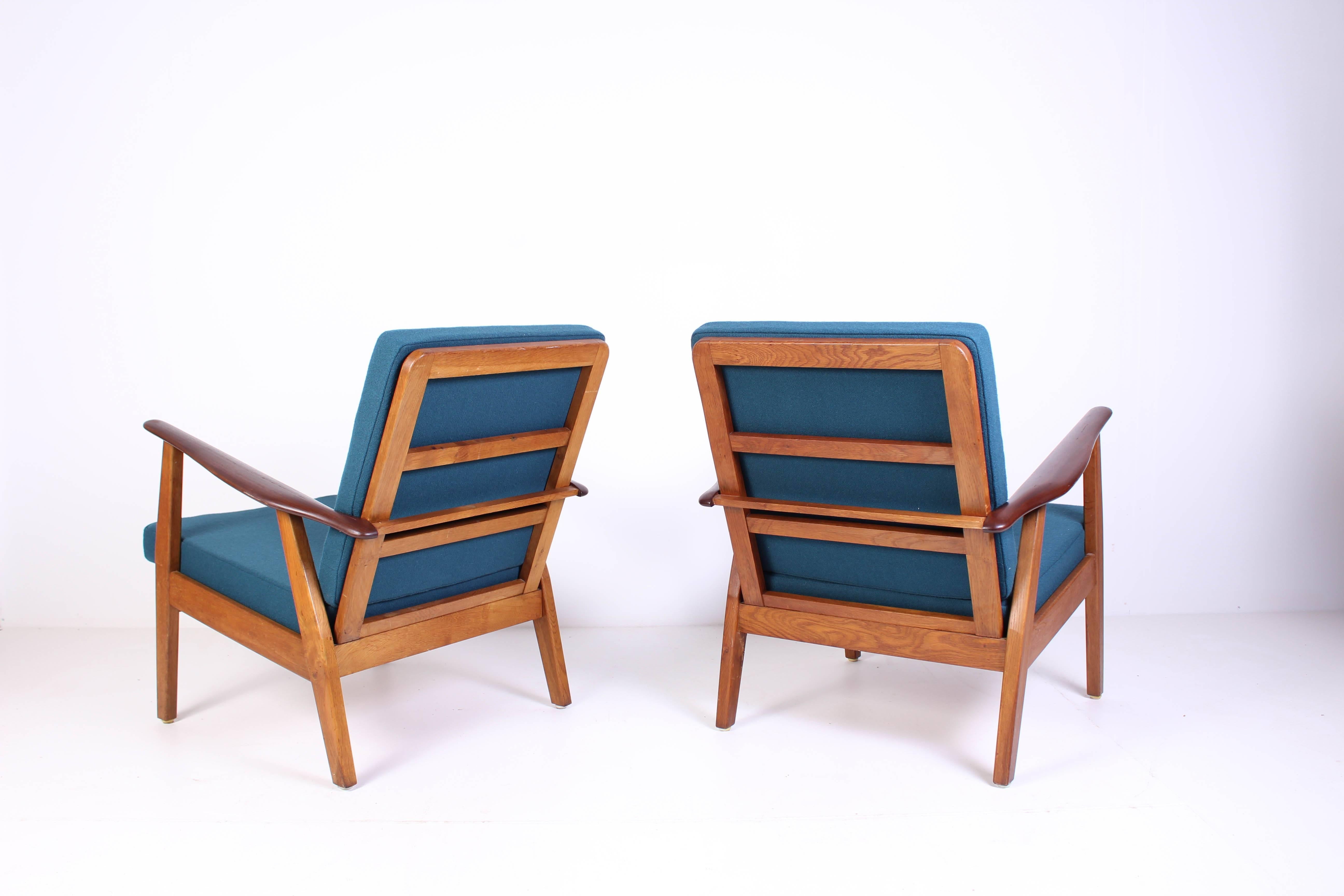 Pair of Midcentury Danish Oak and Teak Lounge Chairs 1