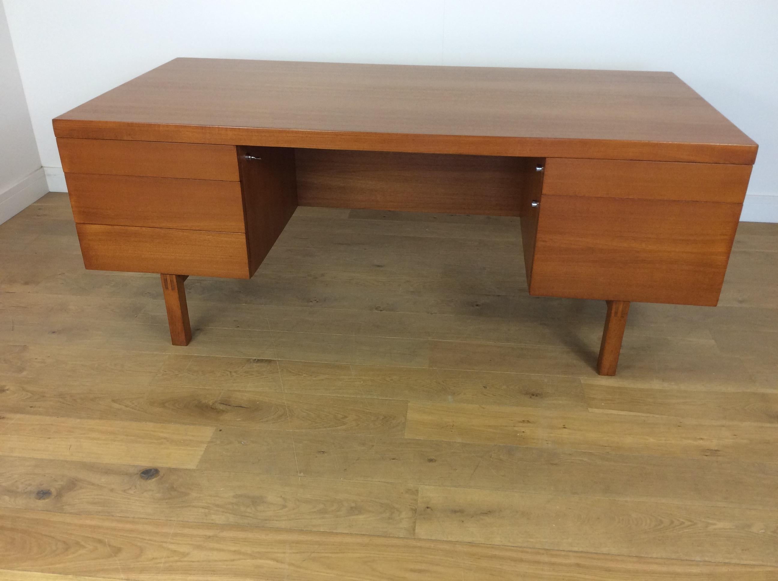 Pair of Midcentury Desks by Alfred Cox For Sale 4
