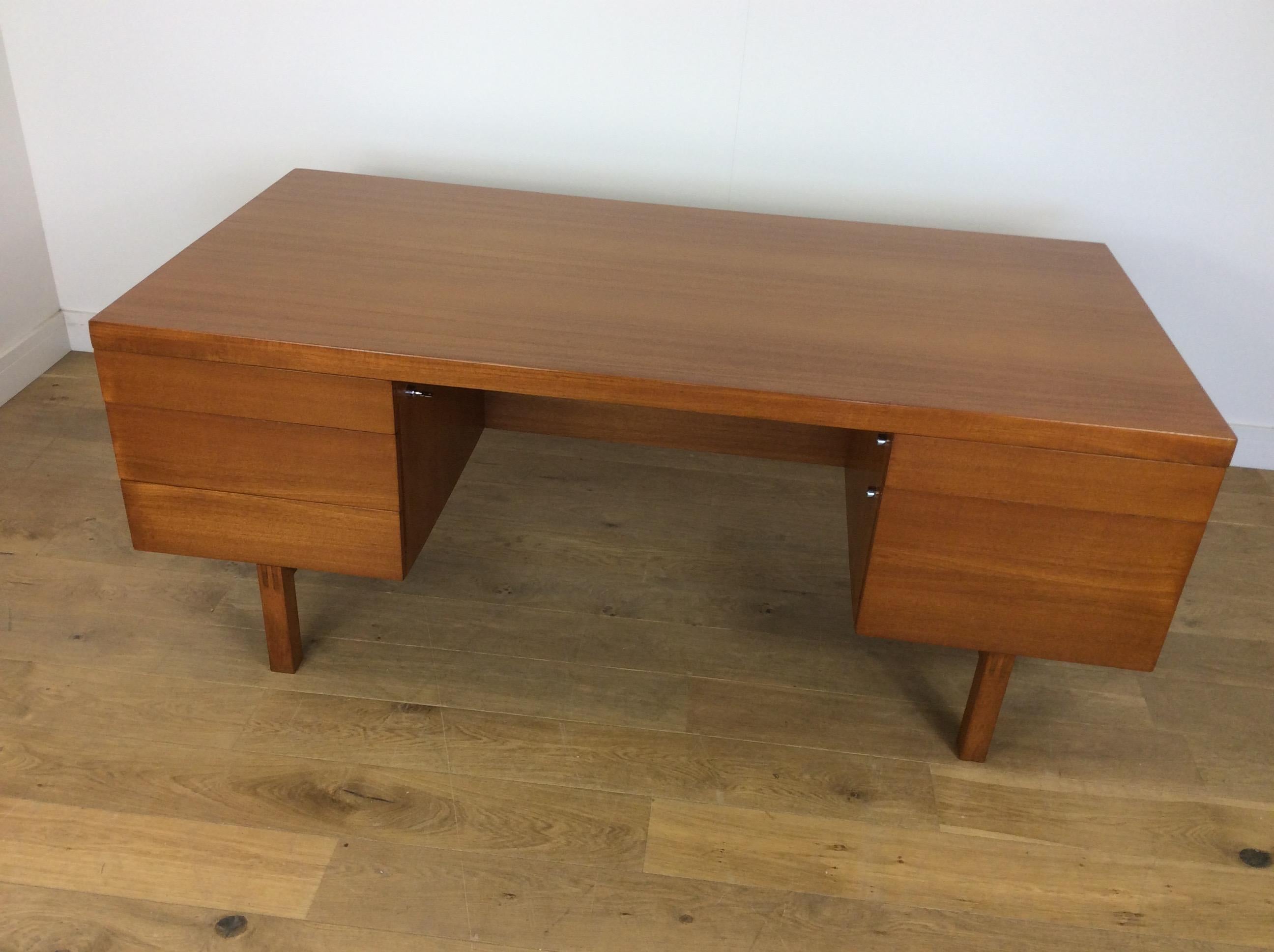 Pair of Midcentury Desks by Alfred Cox For Sale 5