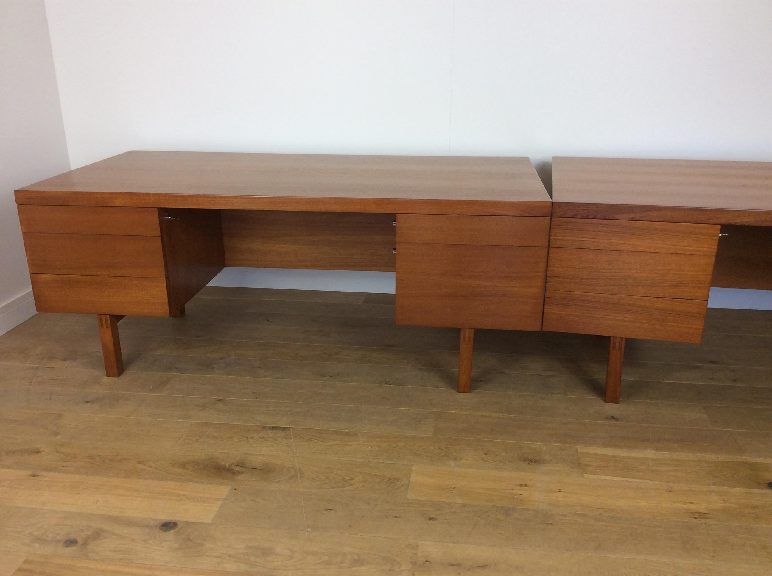 Pair of Midcentury Desks by Alfred Cox In Good Condition For Sale In London, GB