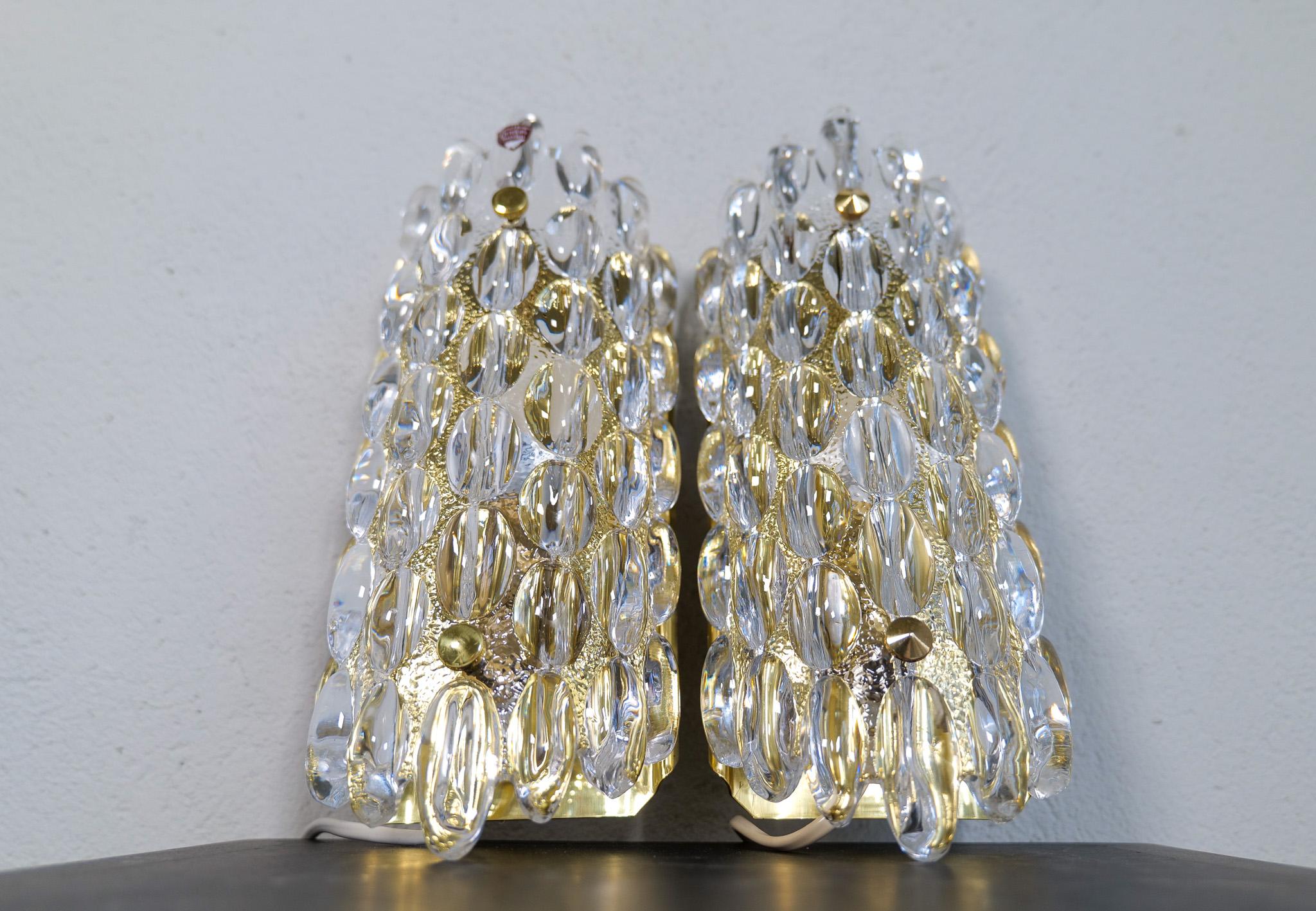 Midcentury Modern Drop Shaped Crystal Wall Lamps Orrefors by Carl Fagerlund In Good Condition For Sale In Hillringsberg, SE